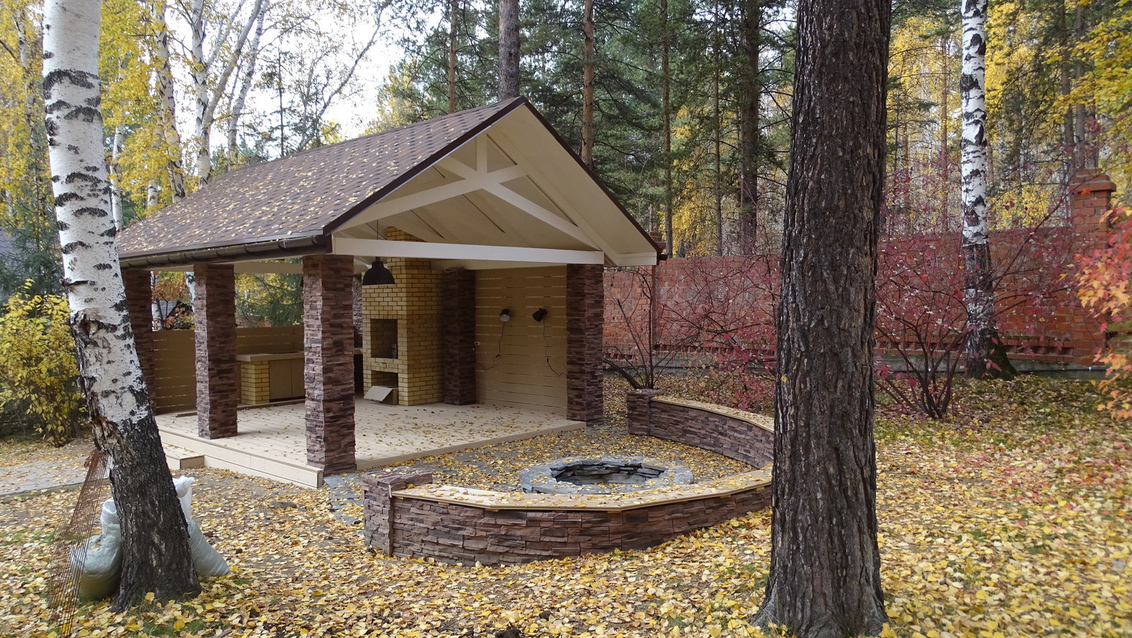 беседка с костровой зоной