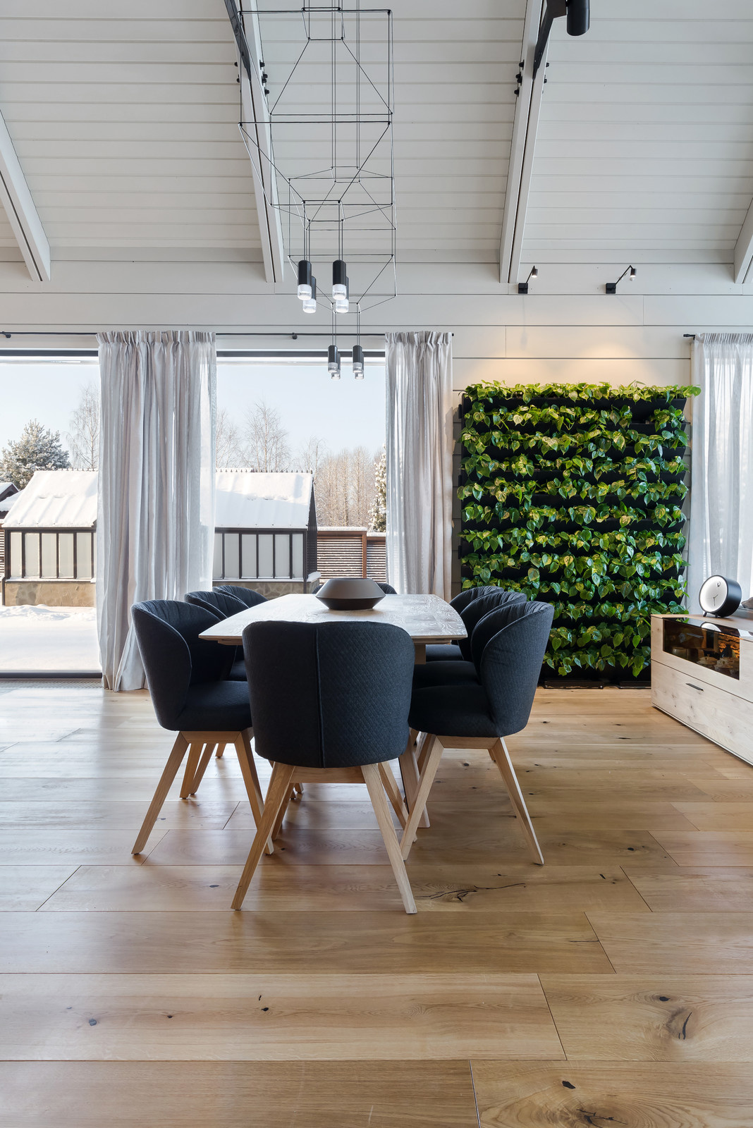 Дом на озере для большой семьи