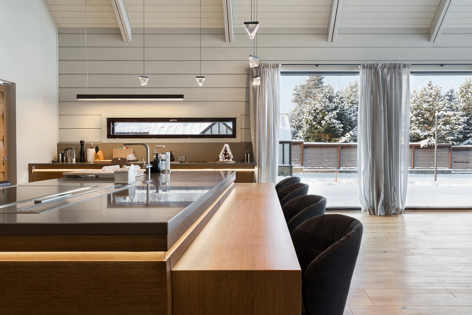 Дом на озере для большой семьи