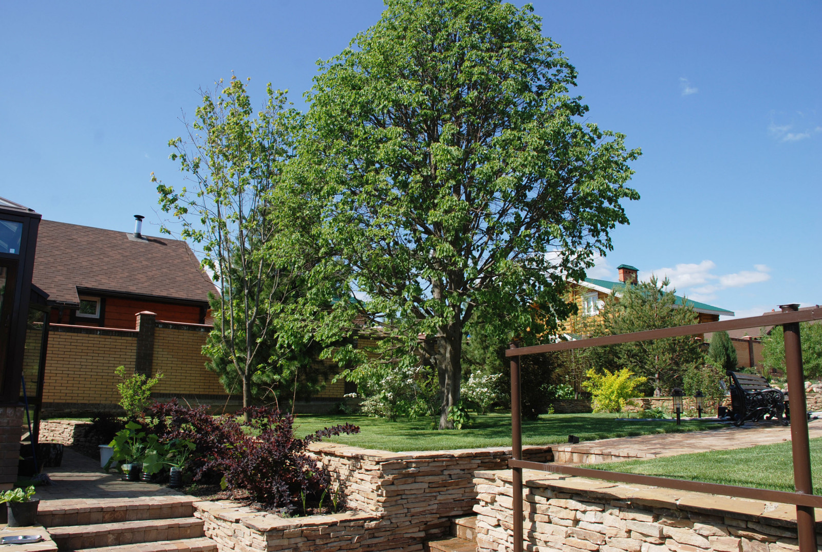 Сад на сложном рельефе