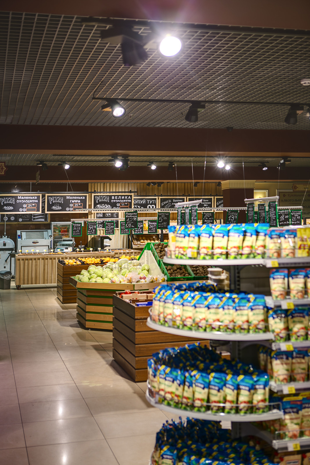 Континент — Освещение магазина продуктов