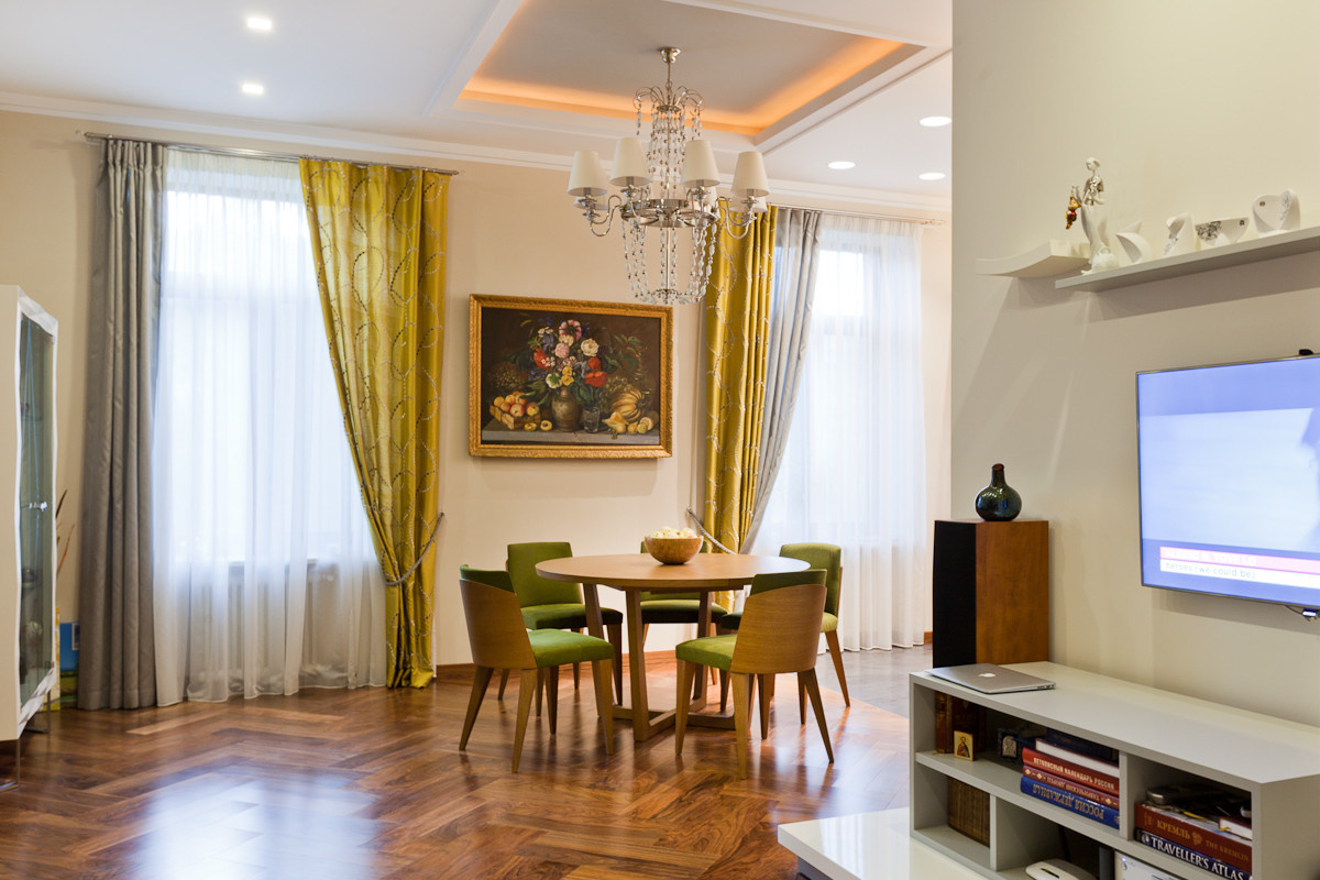 Картина, витрина, камень...