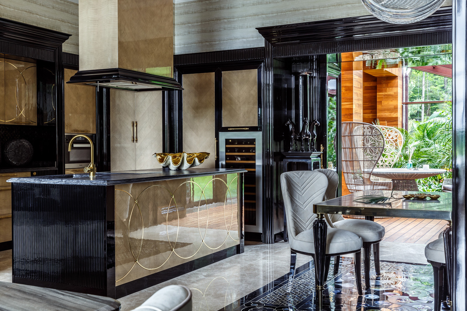 Особняк в окрестностях деревни "Саратовская"