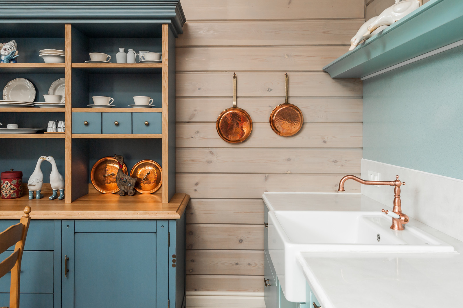 ДЕРЕВЯННЫЙ ДОМ В СТИЛЕ АНГЛИЙСКИЙ КАНТРИ.