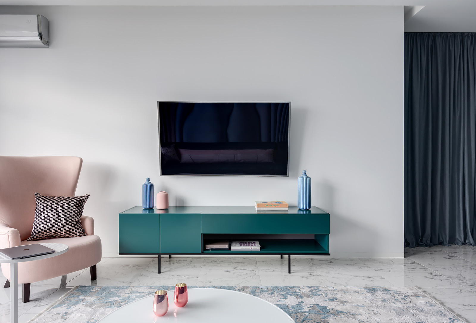 Houzz Украина: Интерьер с голубым гипсом на стенах