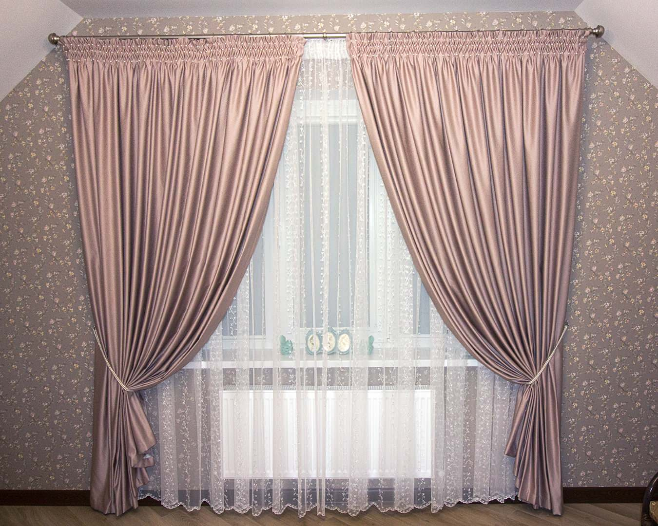 Текстильное оформление частного коттеджа в п. Знаменский