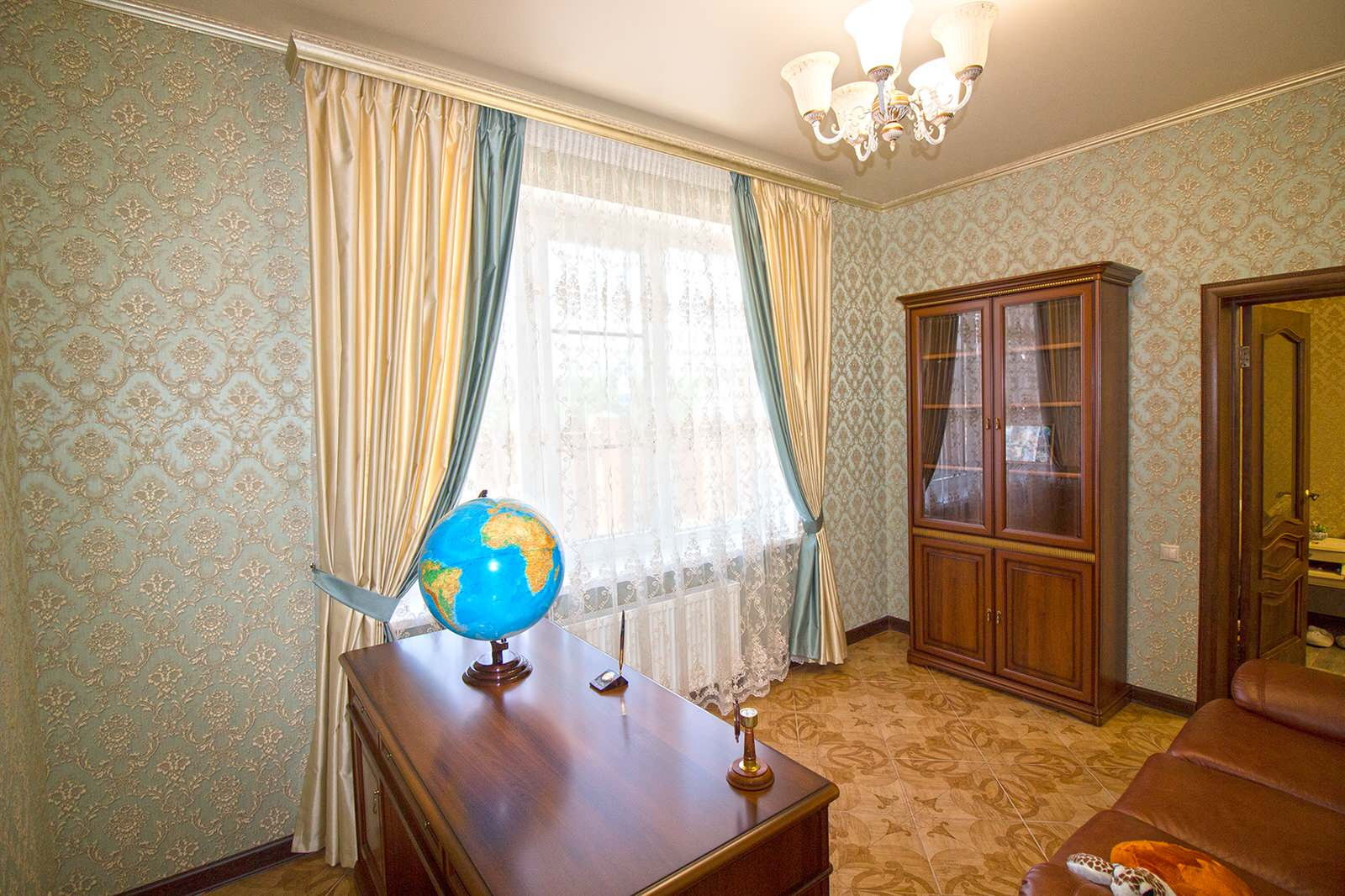 Текстильное оформление частного коттеджа в п. Знаменский