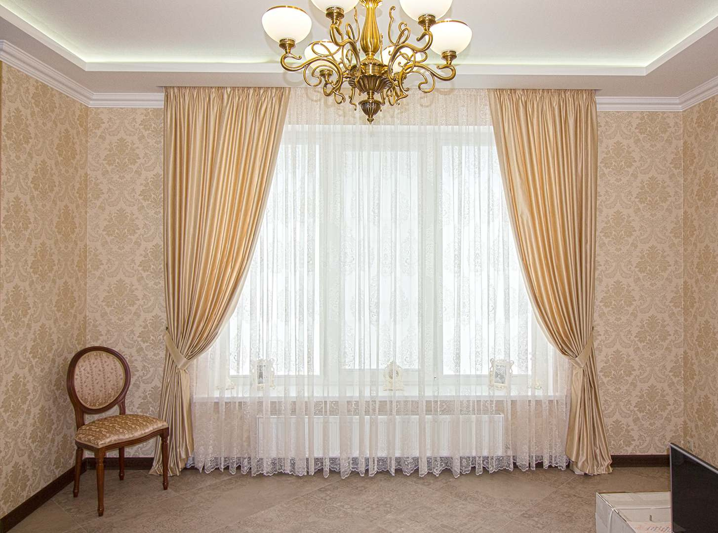 Текстильное оформление частного коттеджа в п. Знаменский