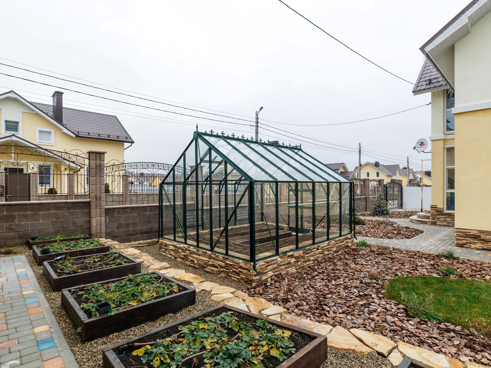 Обложка альбома: теплица