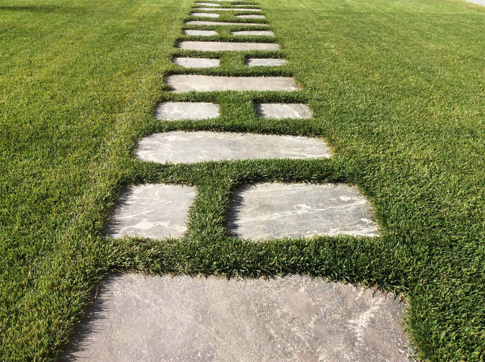 HI-TECH на обломках мегалитового комплекса