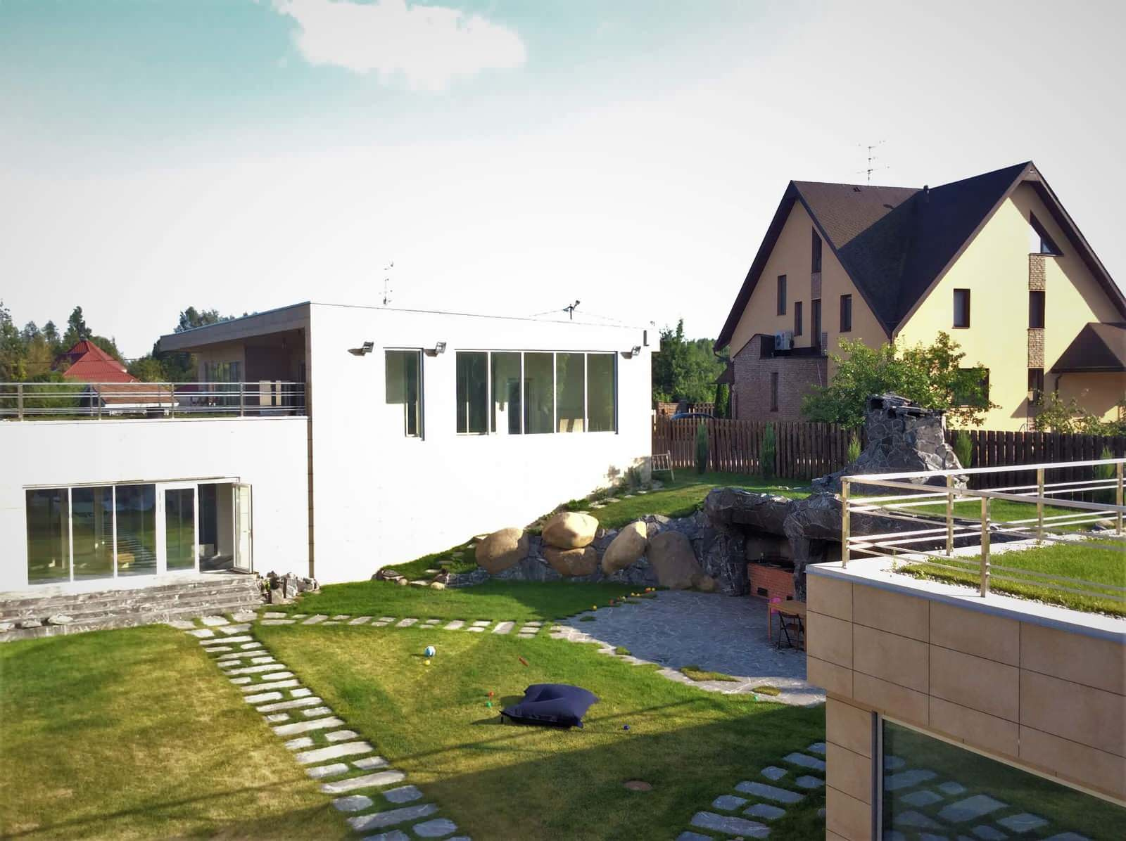 HI-TECH на обломках мегалитового комплекса