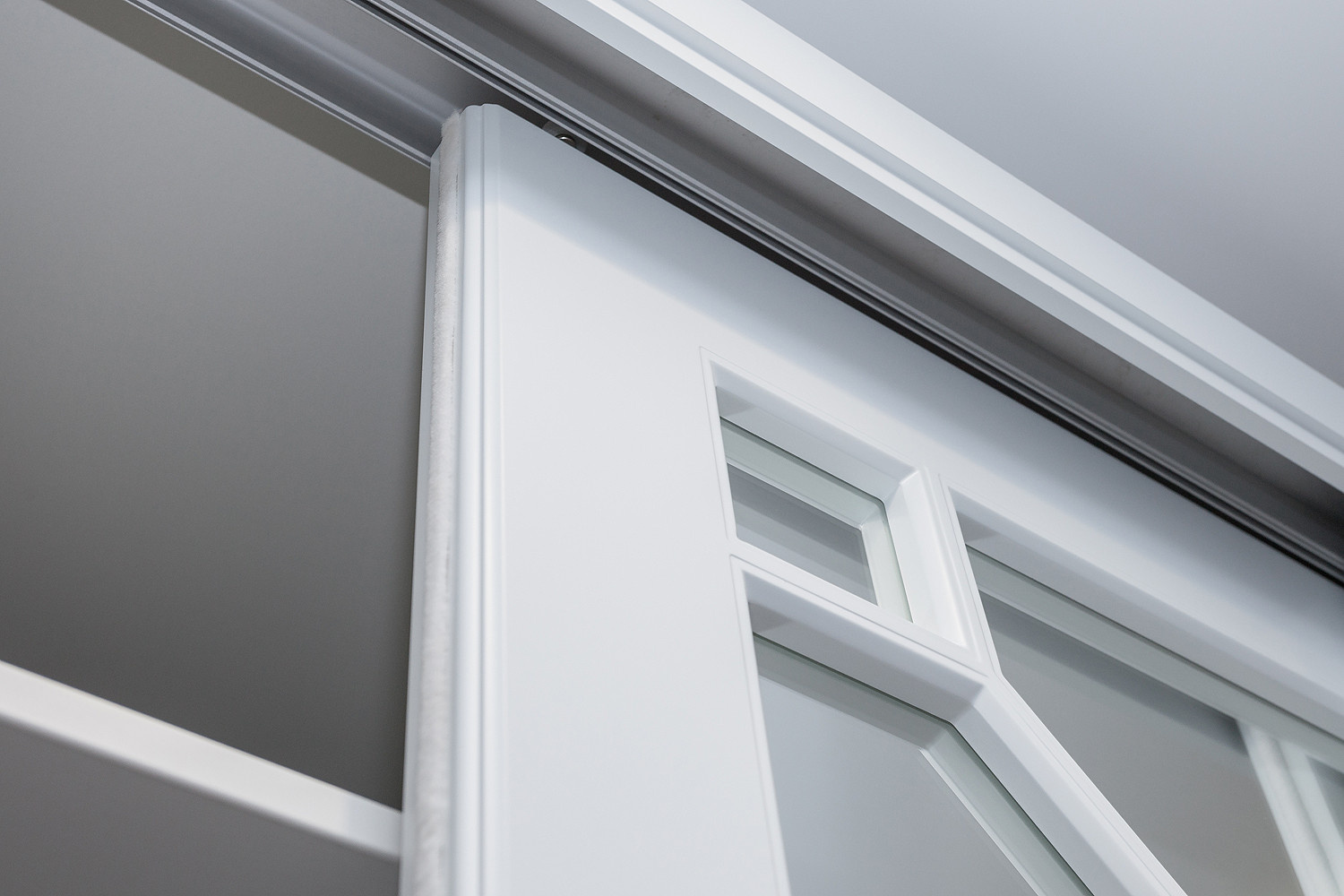 Мебель для прихожей в современном классическом стиле