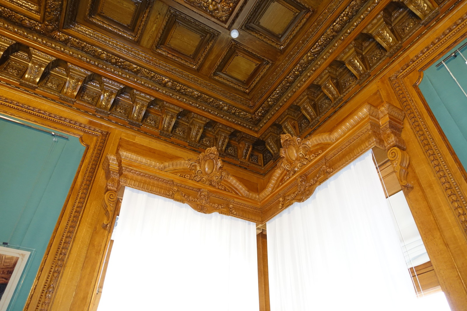 Воссоздание карнизов окон в Аничковом дворце