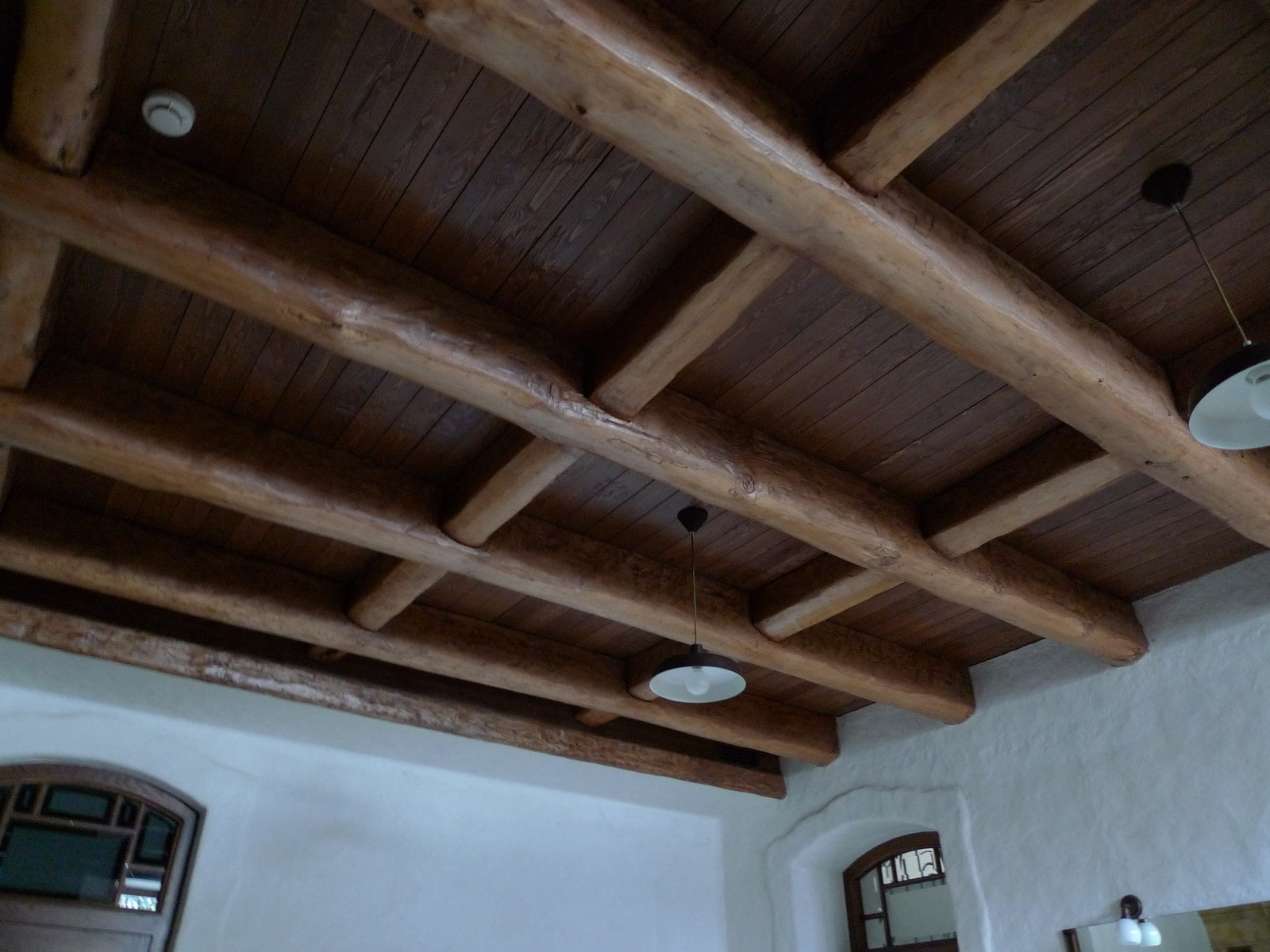 Отделка потолка