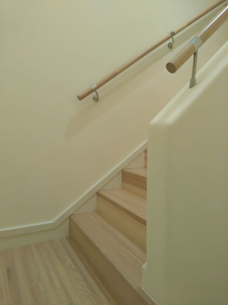 Облицовка лестницы в квартире