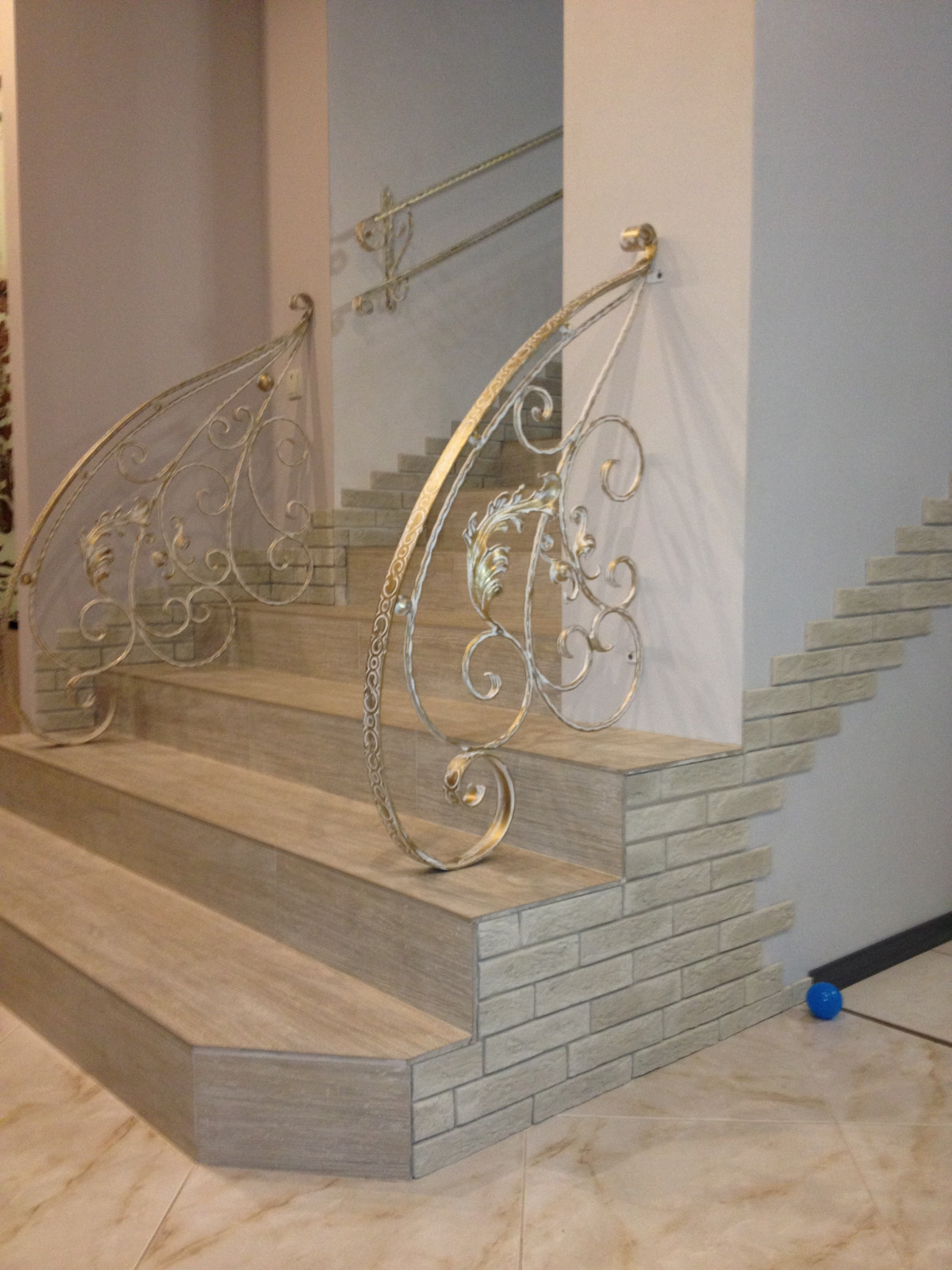 Обложка проекта: Лестница в частном доме