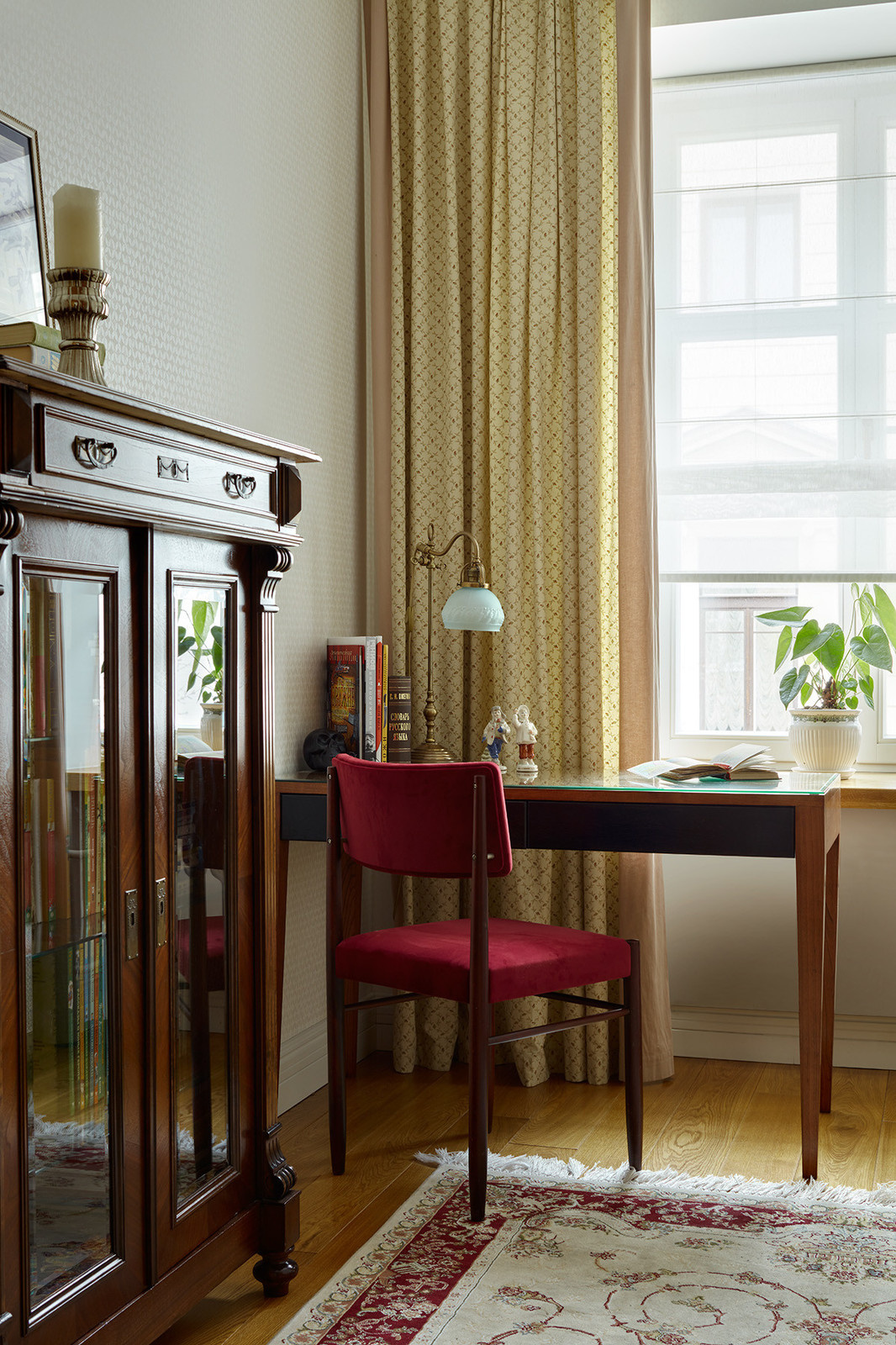 Обложка альбома: столовая