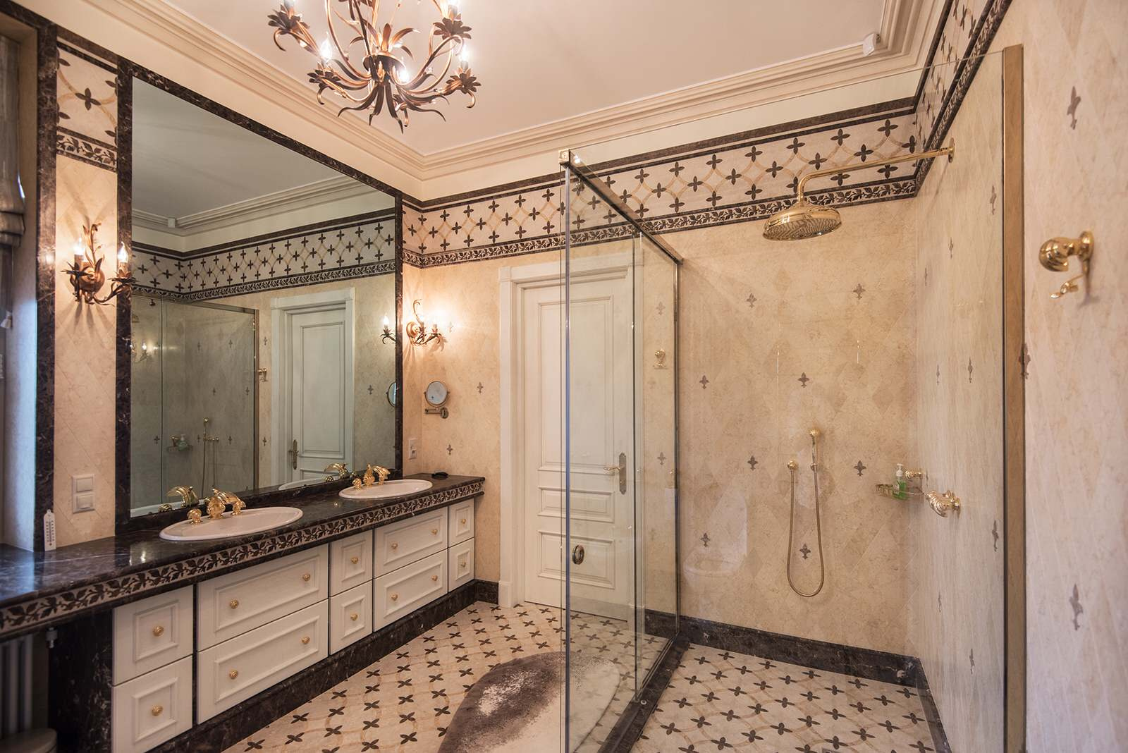 Дом в Миллениум Парк. Элитная мебель