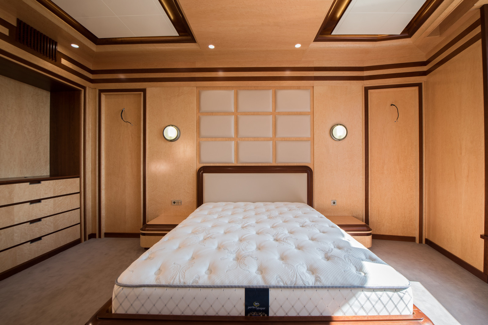 Яхтенный стиль. Элитная мебель