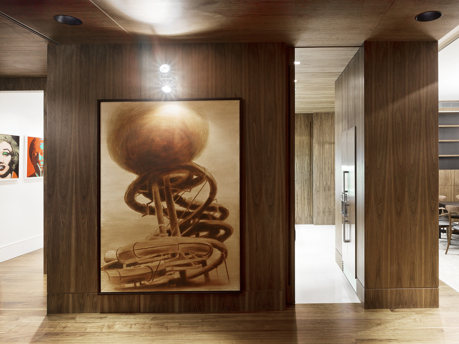 Квартира коллекционера в Crystal House