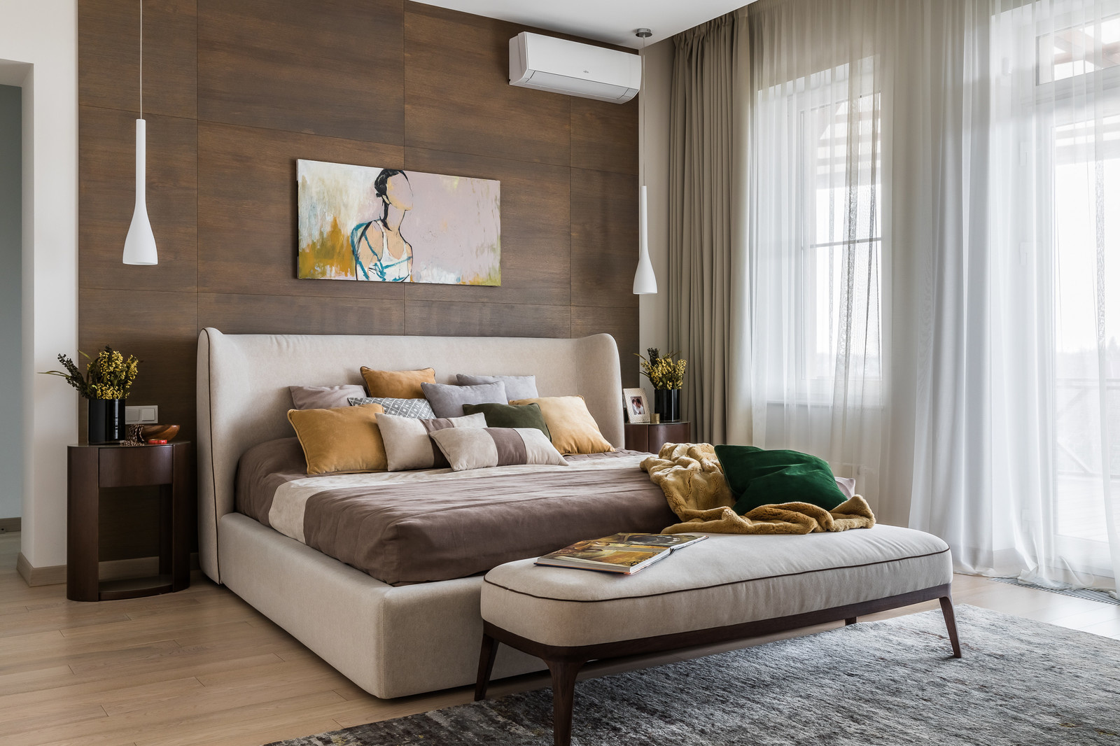 Интерьер частного дома с яркими акцентами