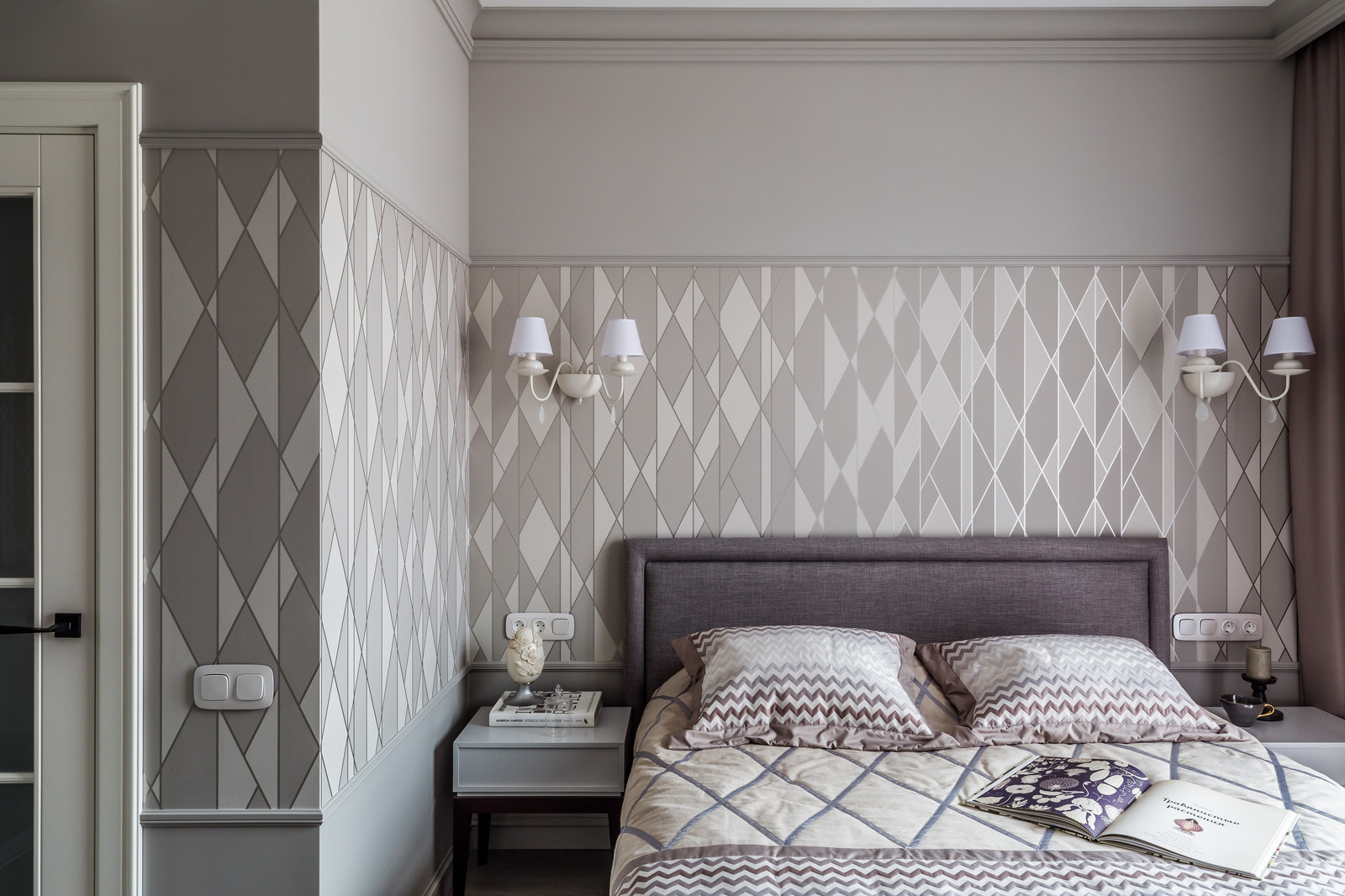 Интерьер таунхауса в монохромной гамме (г.Краснодар)