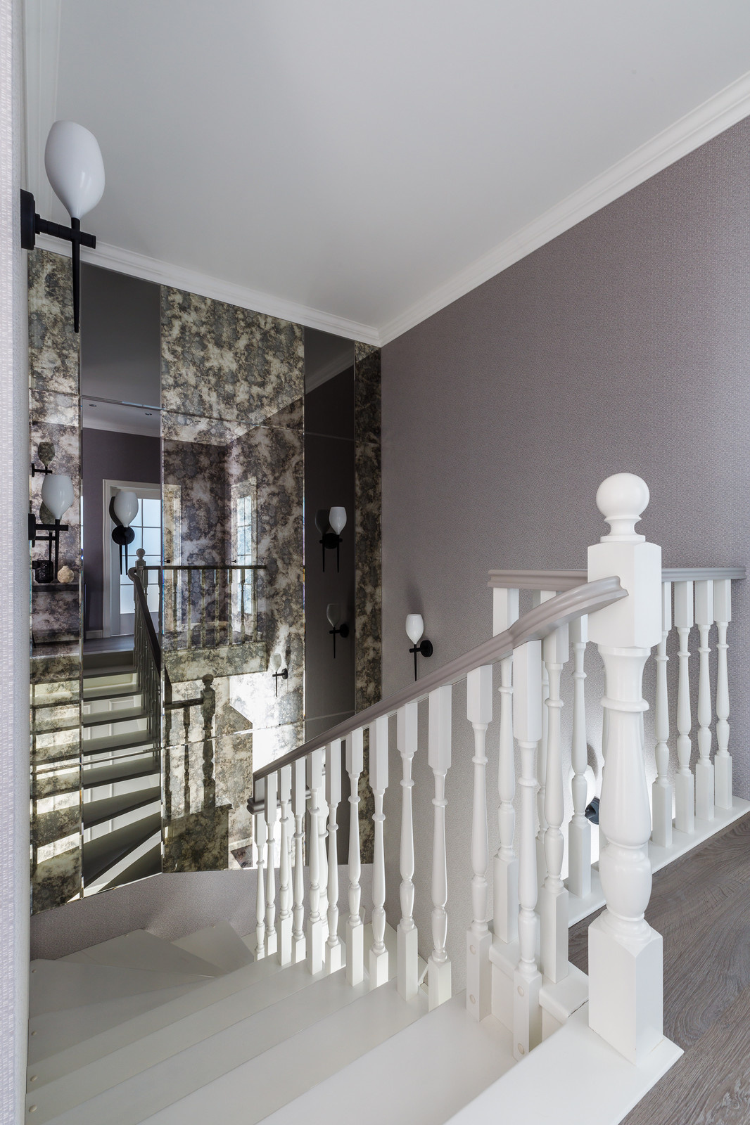 Интерьер таунхауса в монохромной гамме (г.Краснодар)