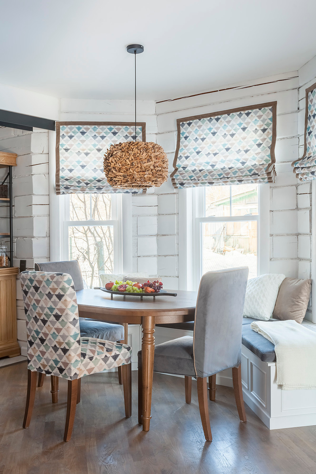 Гостиная под готовой крышей