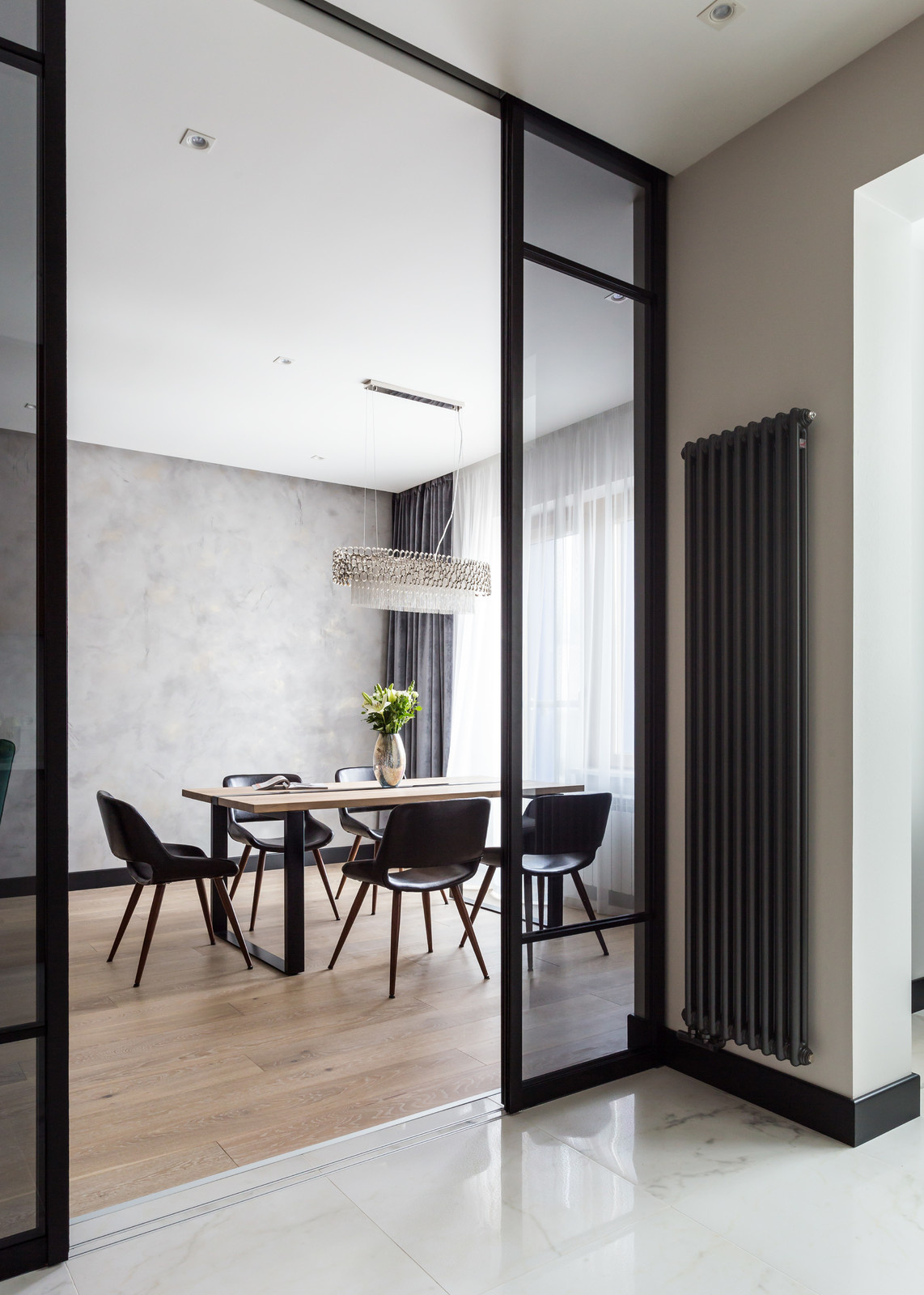 Просторная двухкомнатная квартира на Крестовском острове