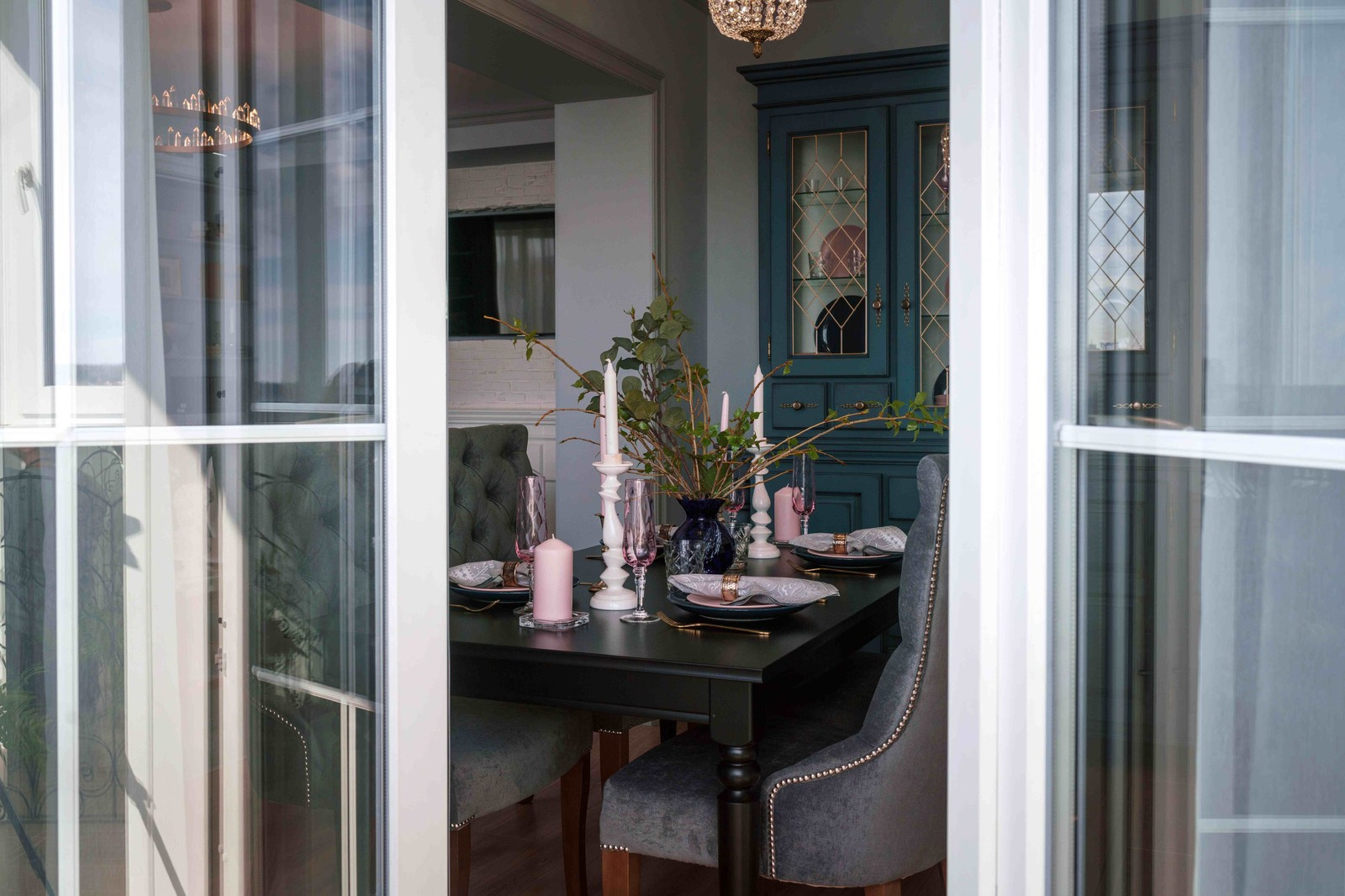 Квартира серого цвета с розовым. г.Димитровград . Фото: Вадим Миронов