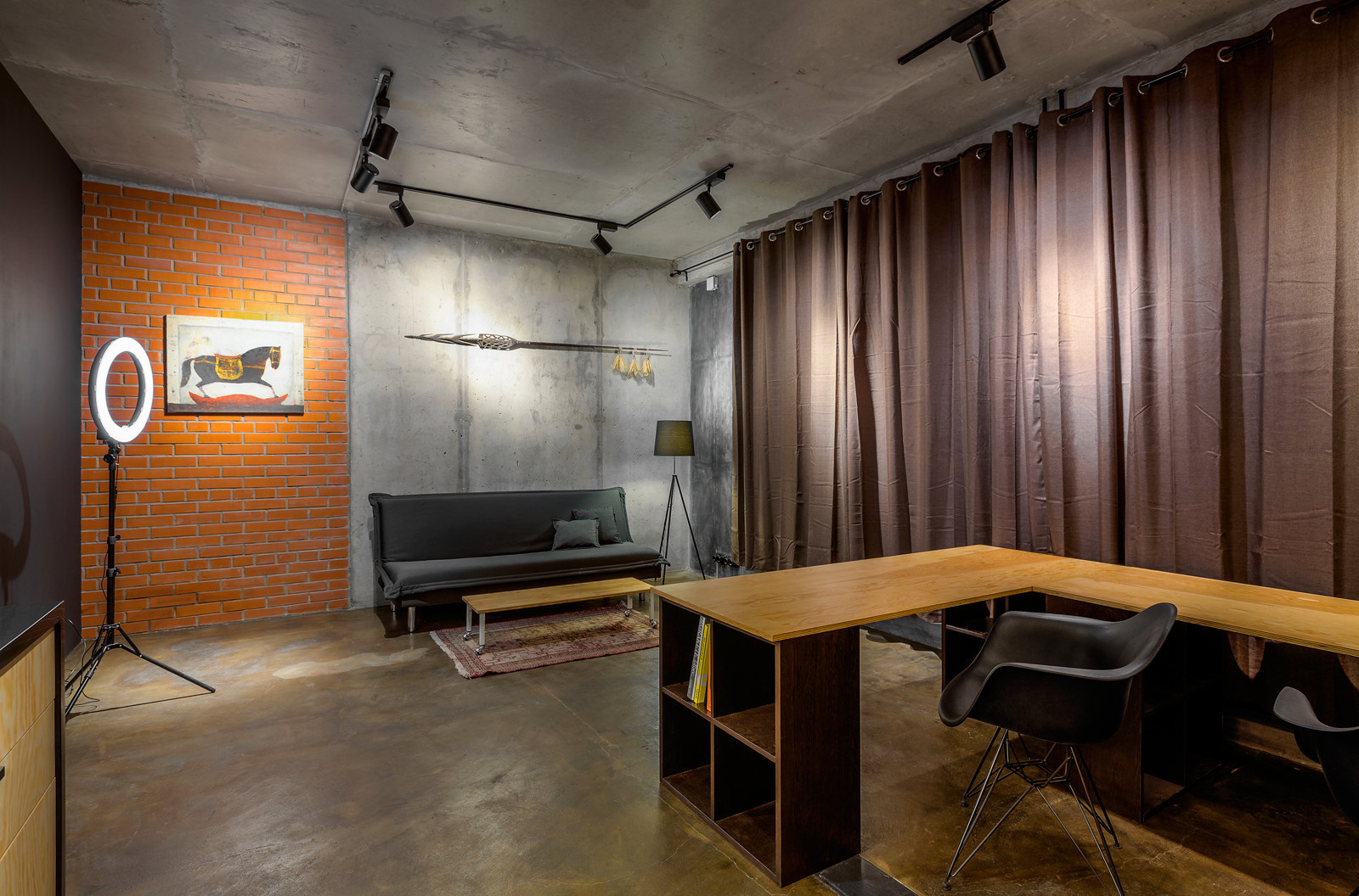 Обложка проекта: Бетонные полы в интерьере