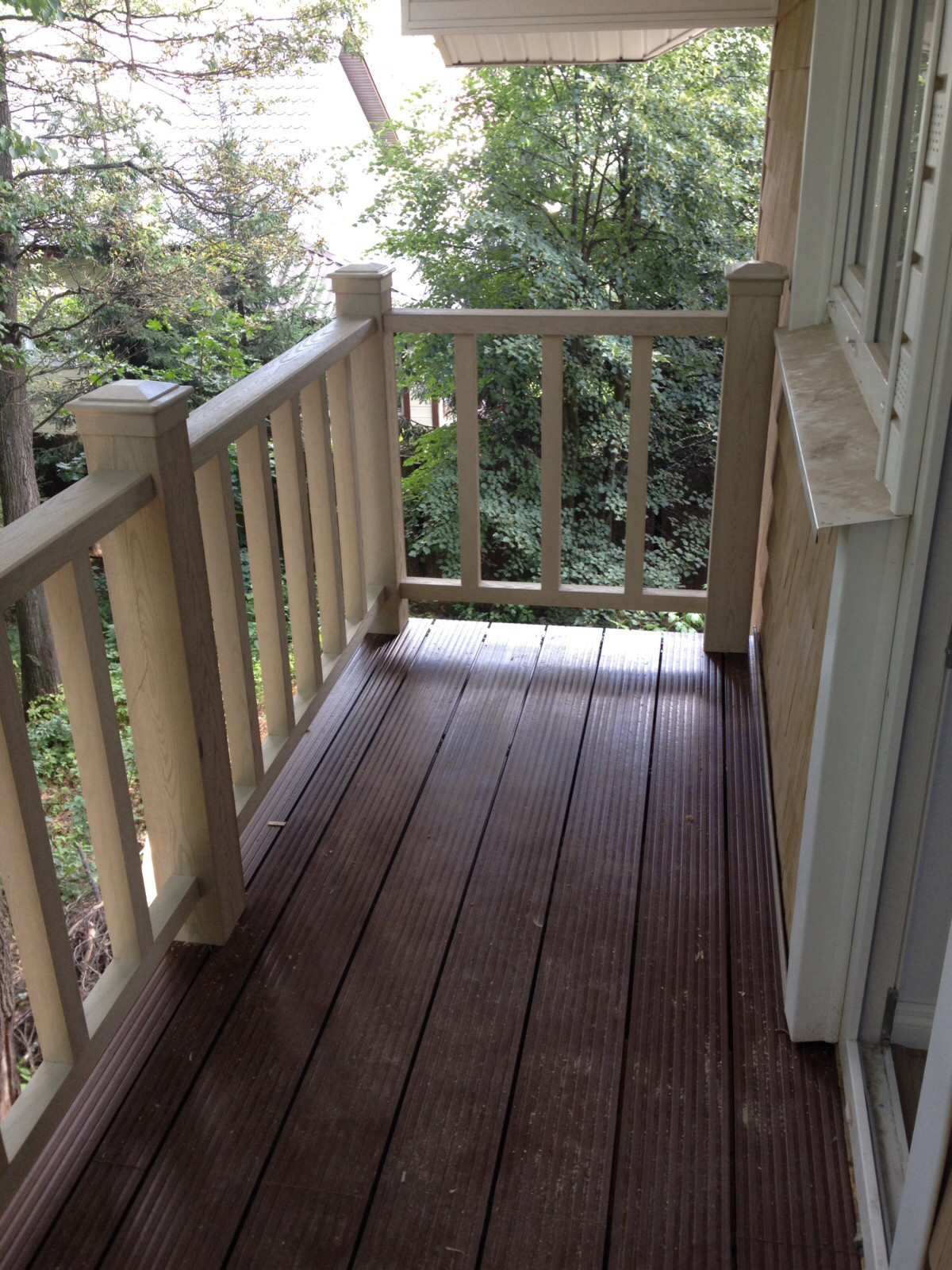 Алабино, Терраса и балкон с террасными ограждениями