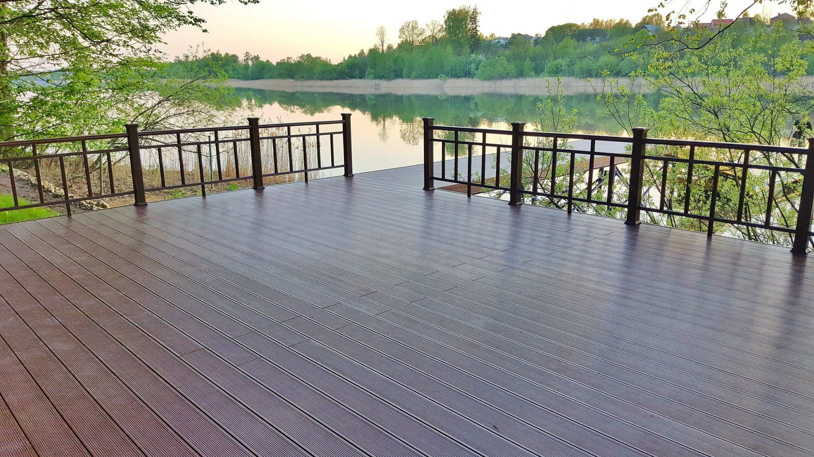 Причал из террасной доски, Бережки