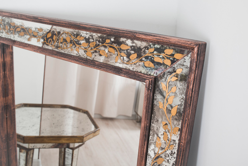 Настенное зеркало BountyHome