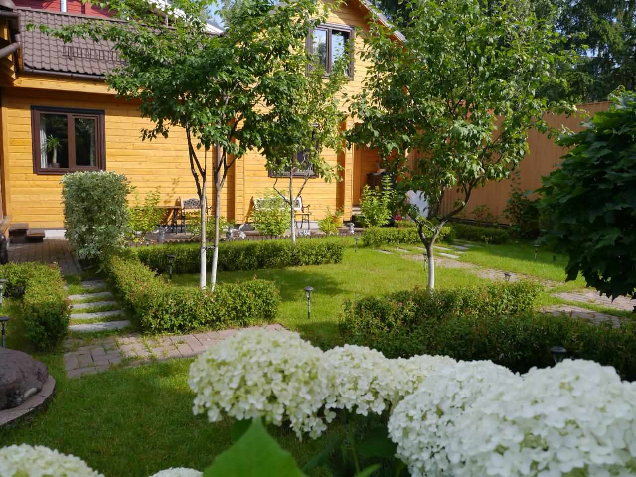 Дворик на 2-х сотках