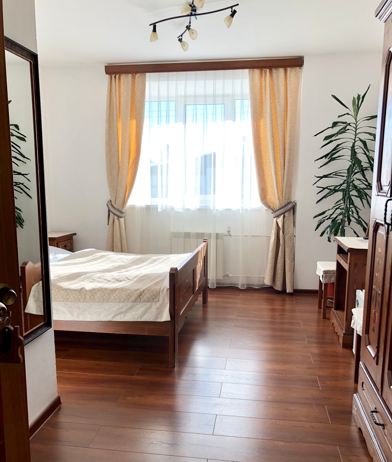 Роспись мебели в баварском стиле