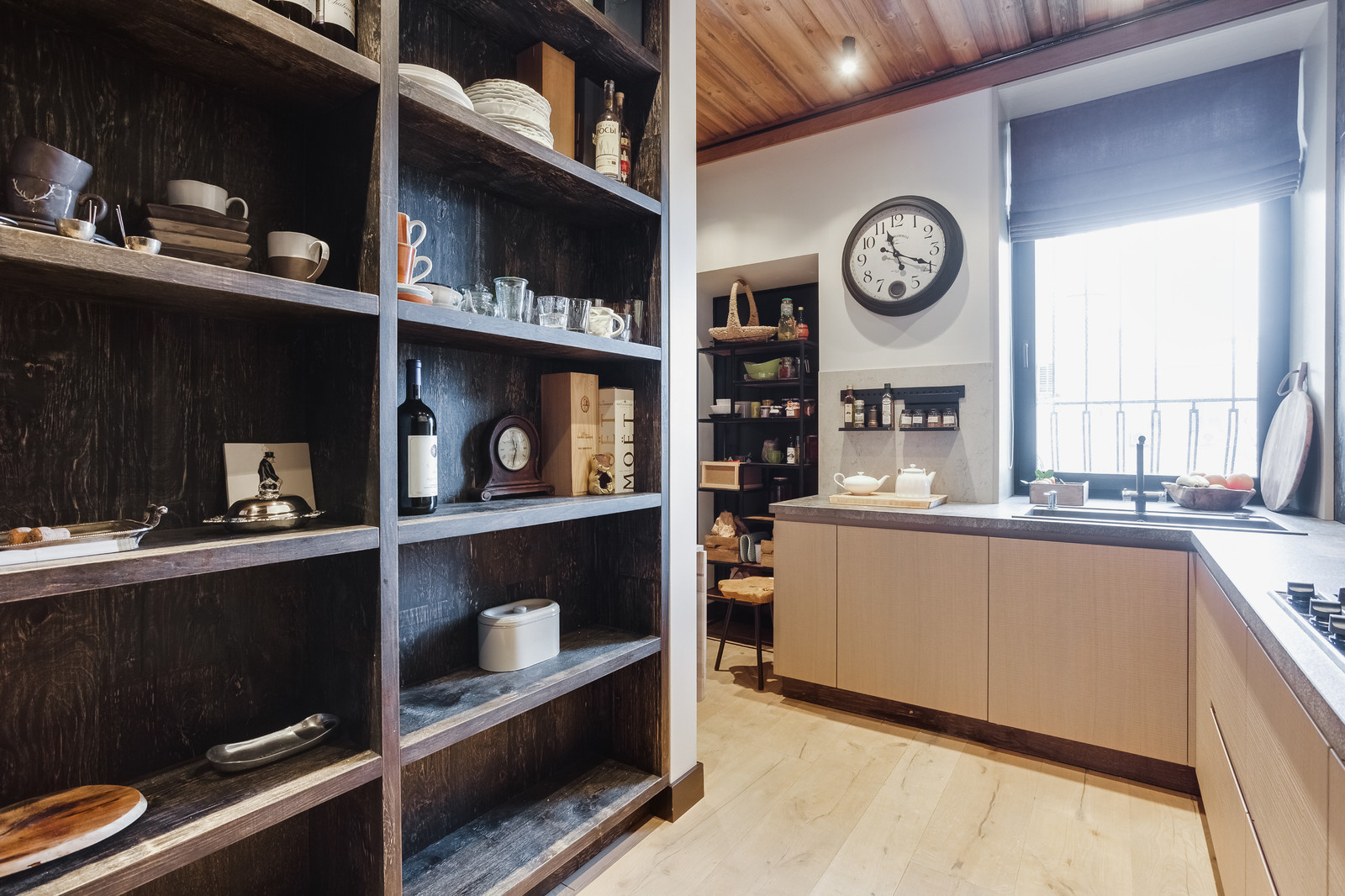 Необычное сочетание березы Old legno naturale, структурного шпона и эмали