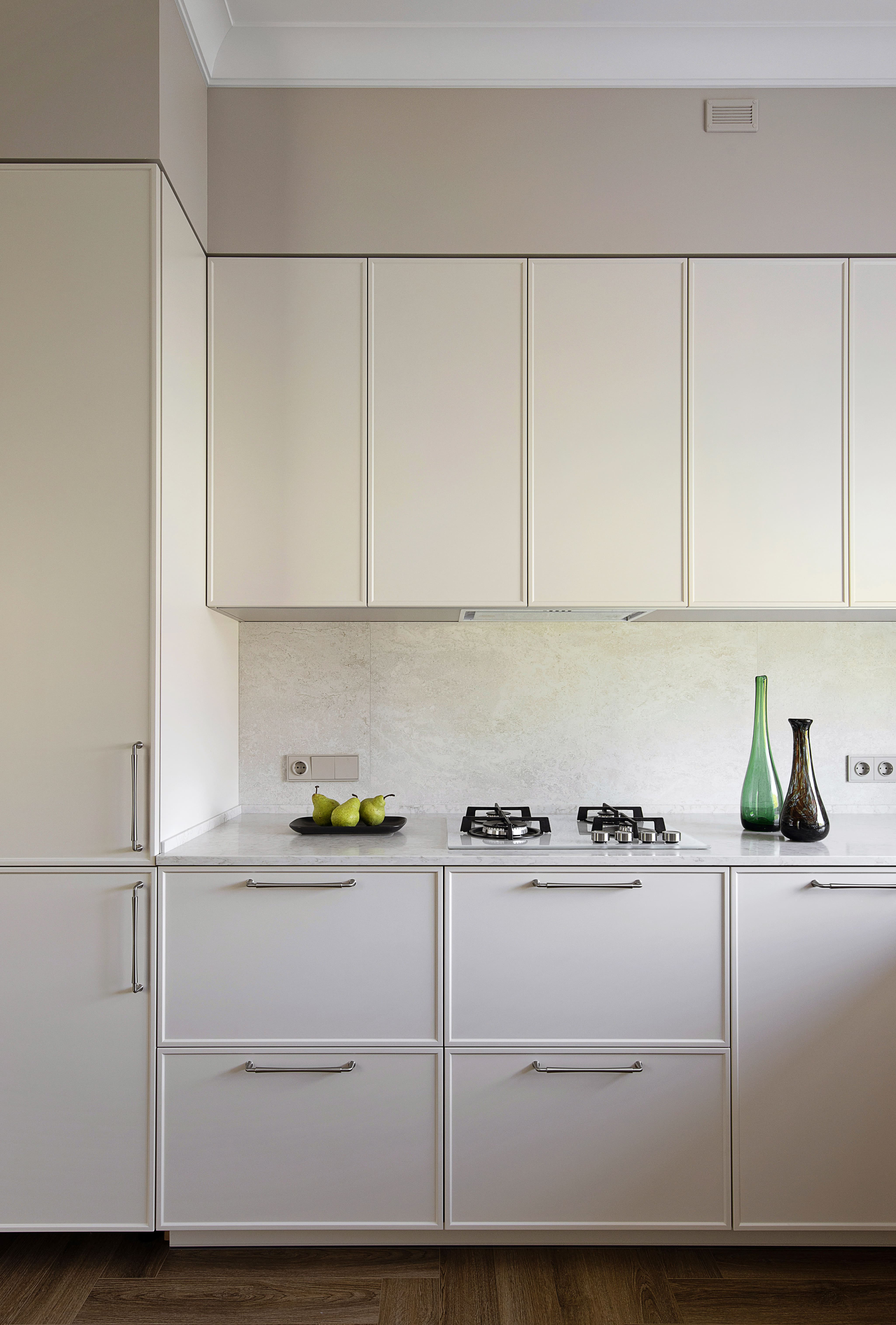 Реализация дома в пригороде (кухня-гостиная)