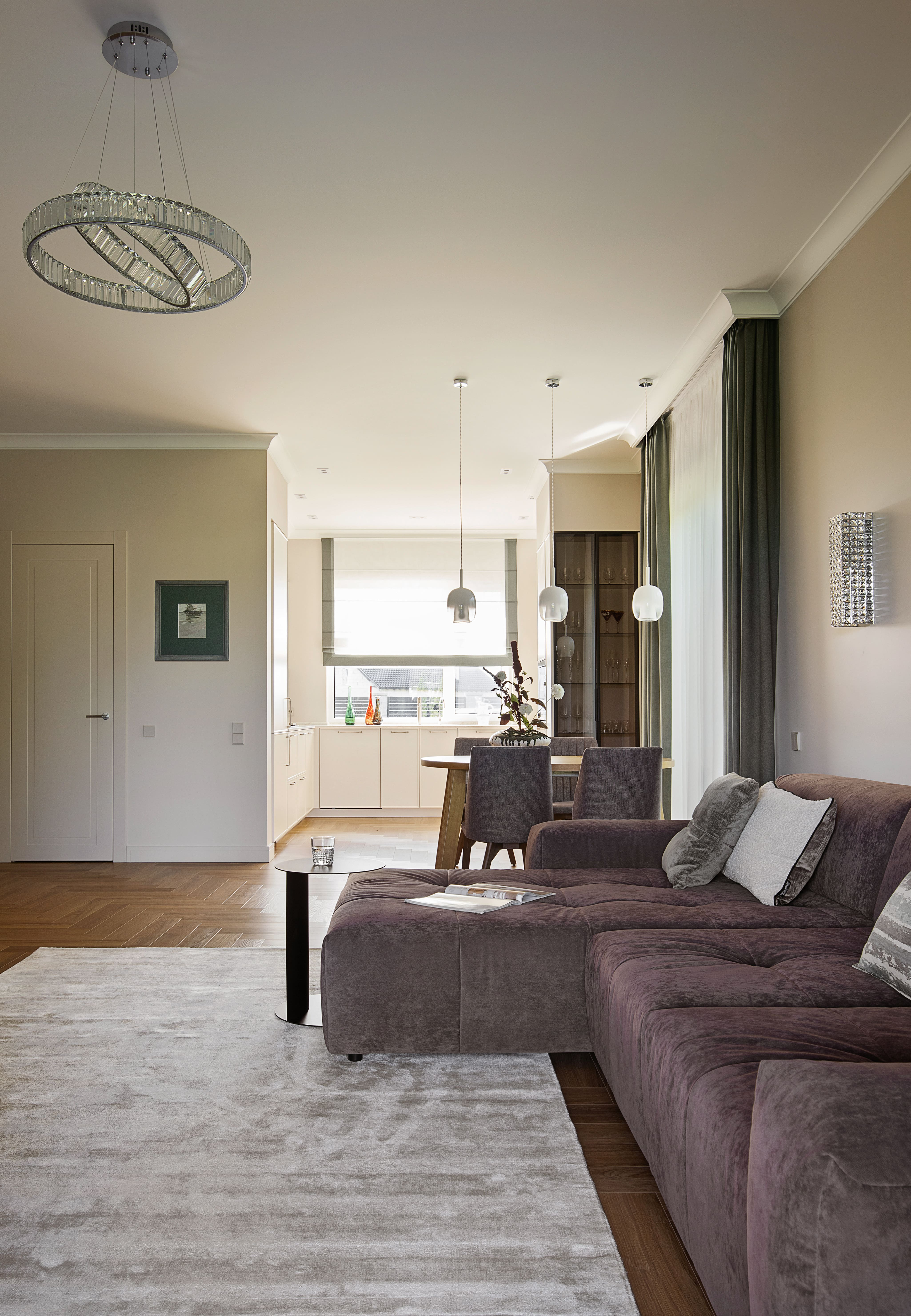 Реализация дома в пригороде (кухня-гостиная)