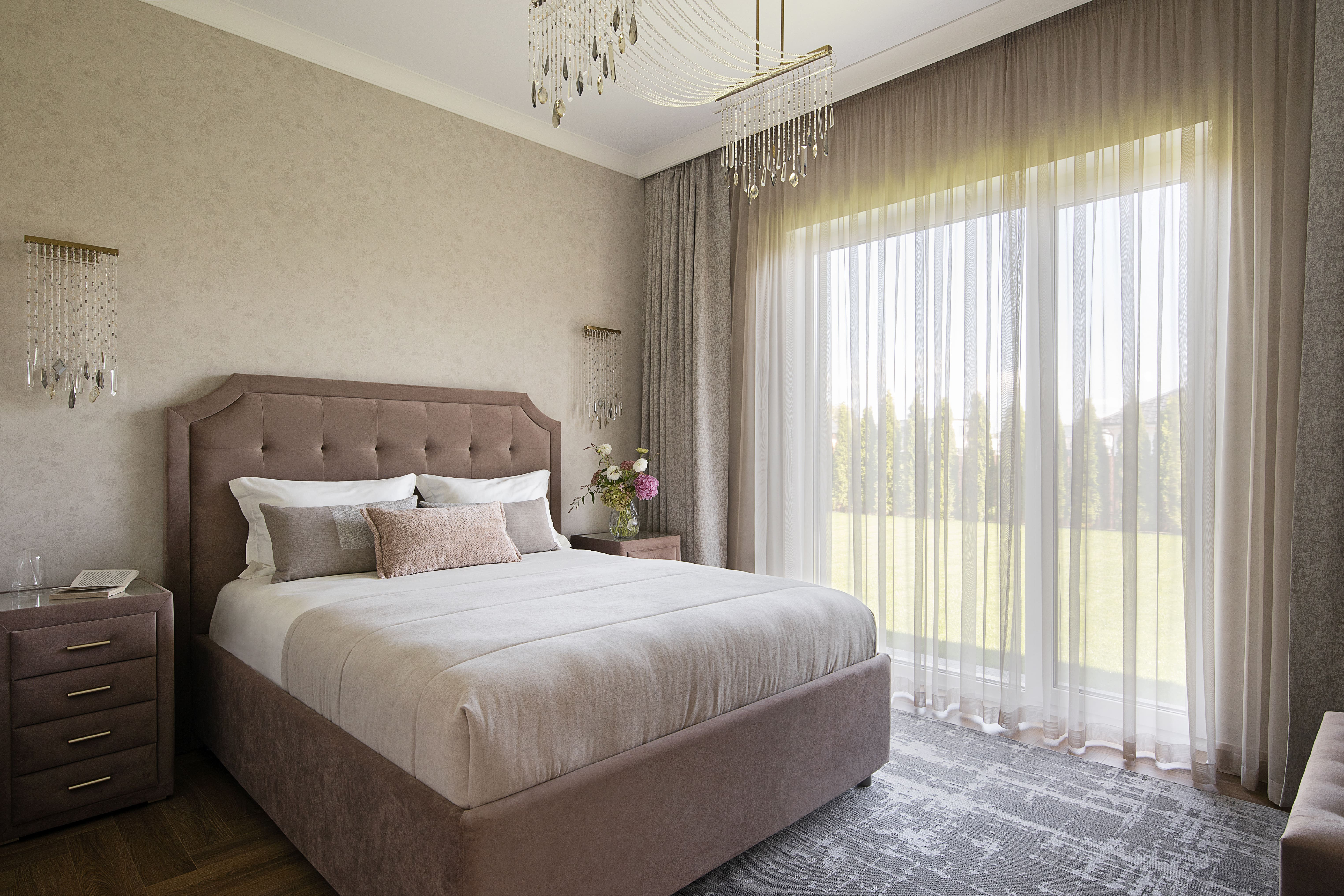 Обложка проекта: Спальня в доме