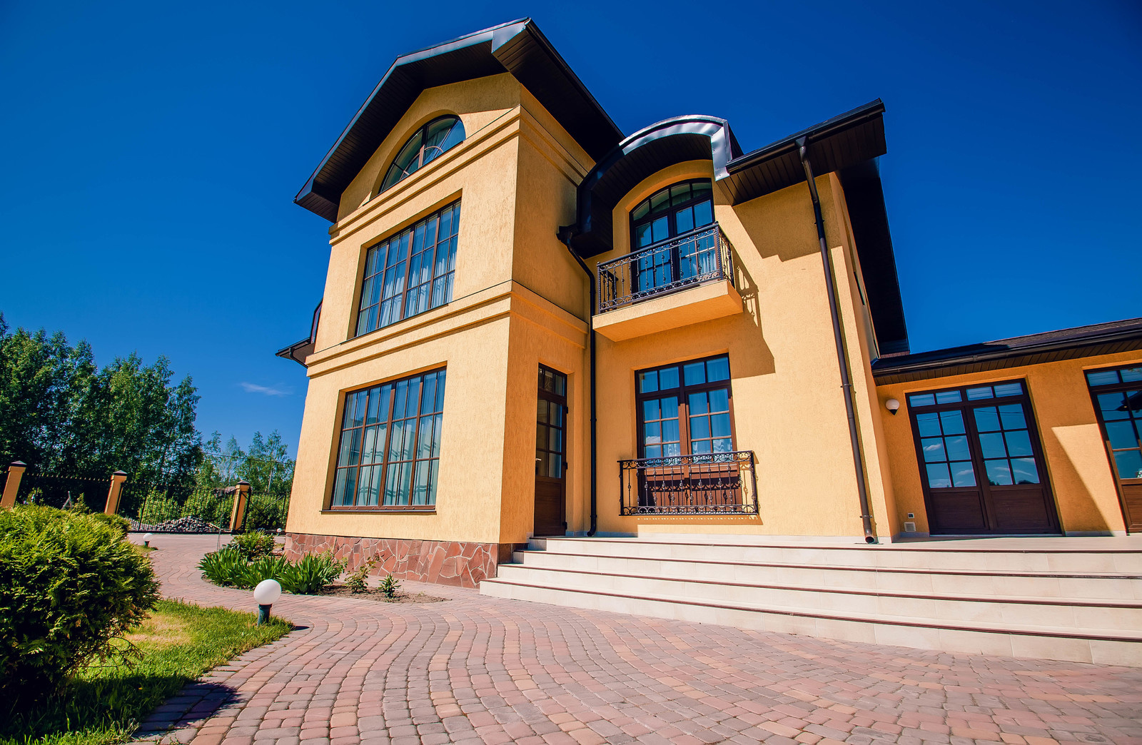 Фоновое изображение профиля ООО "СТАТУС"