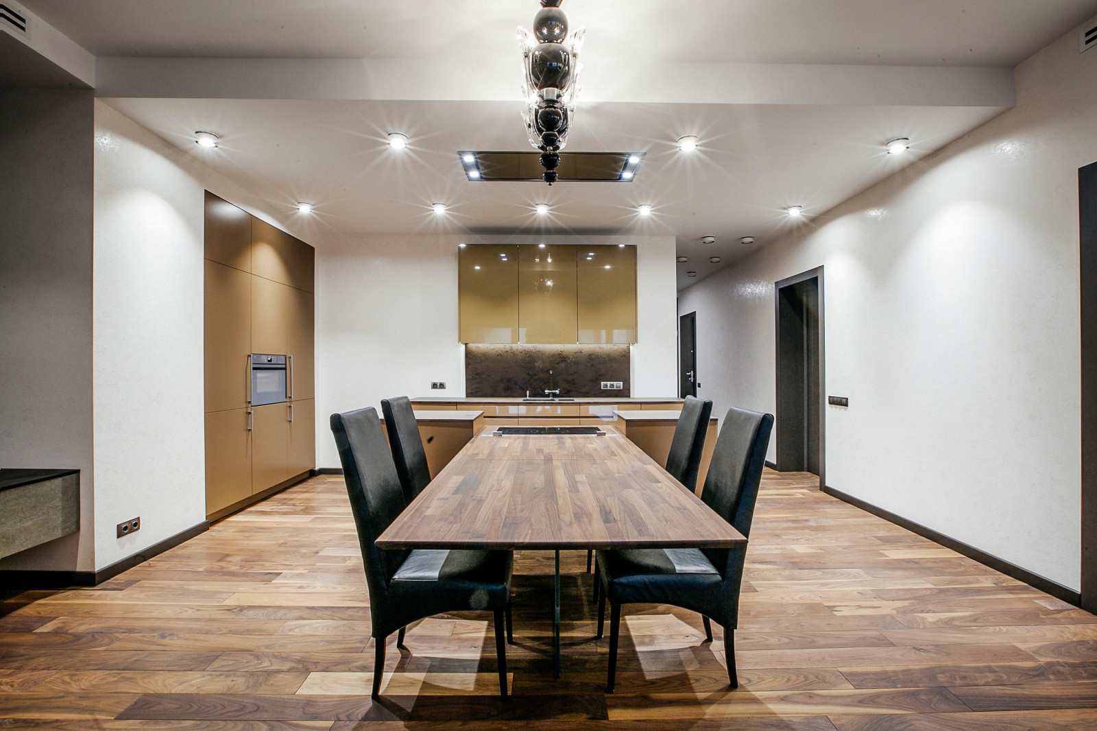 Обложка проекта: Кухня в пряных тонах