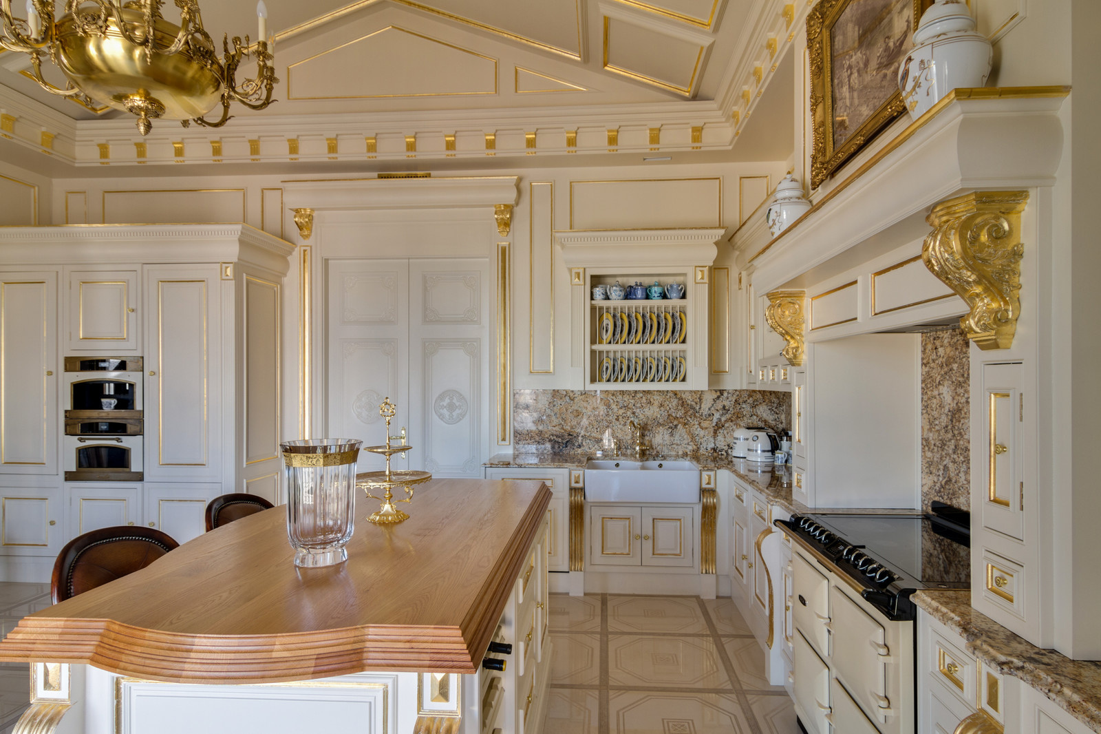 Квартира с дорогим интерьером на Крестовском