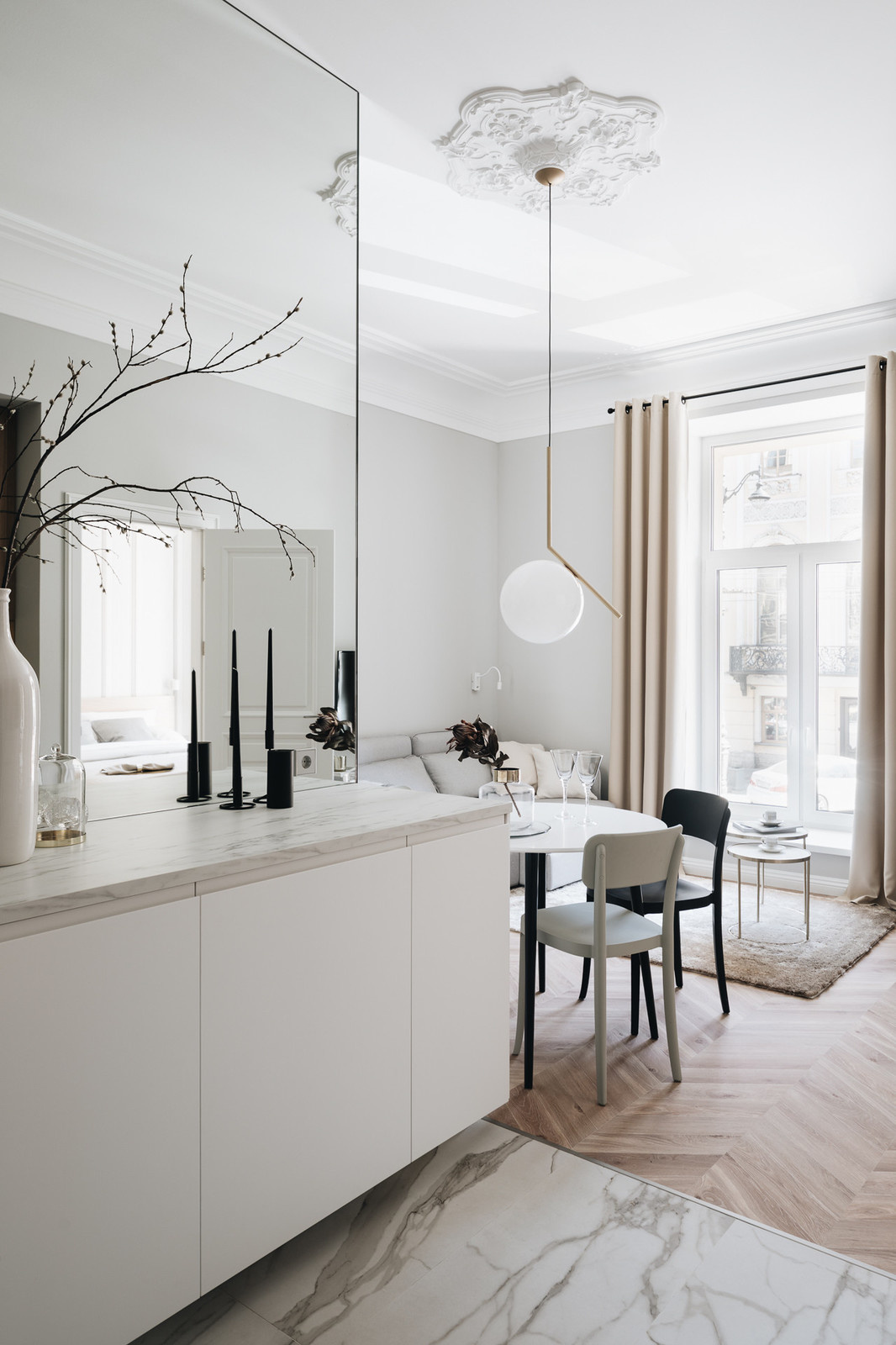 Houzz тур: Маленькая квартира в доме архитектора Боссе