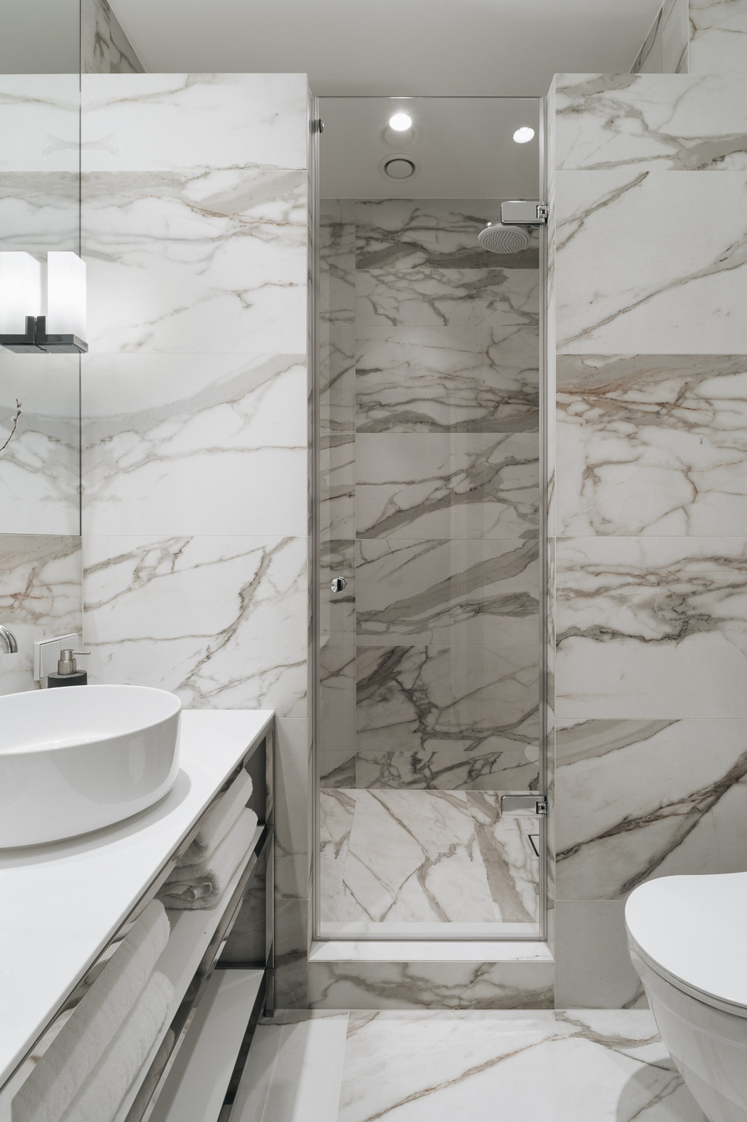 Двухкомнатная квартира в центре Петербурга