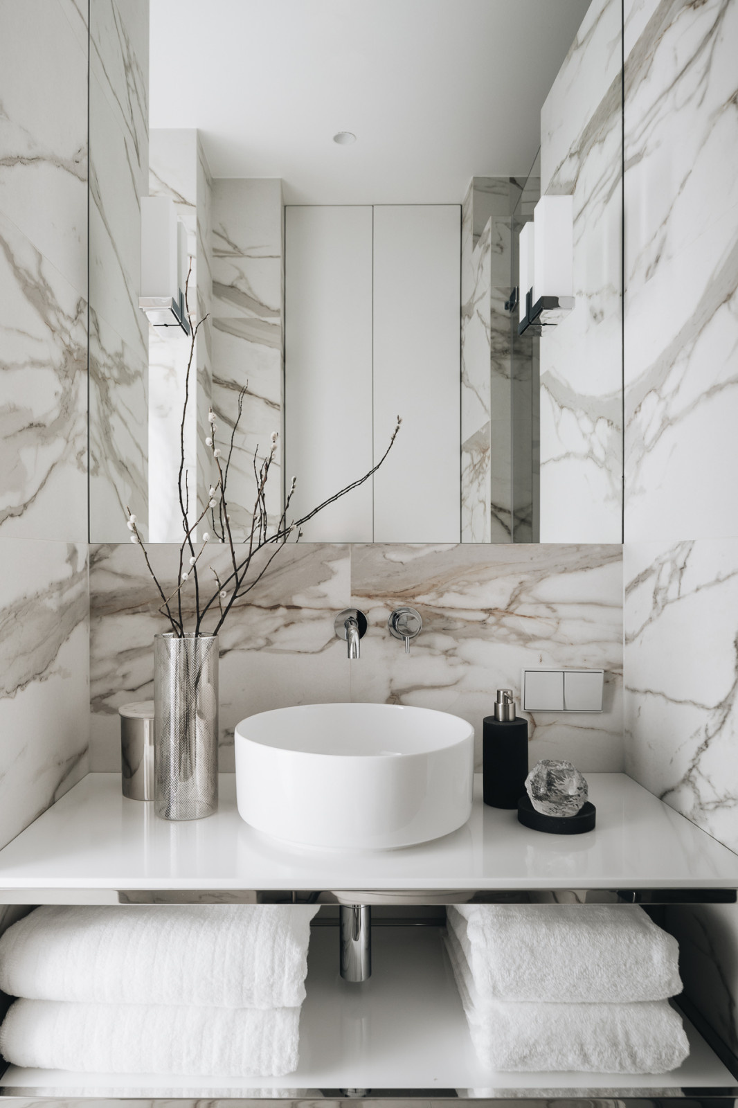 Двухкомнатная квартира в центре Петербурга