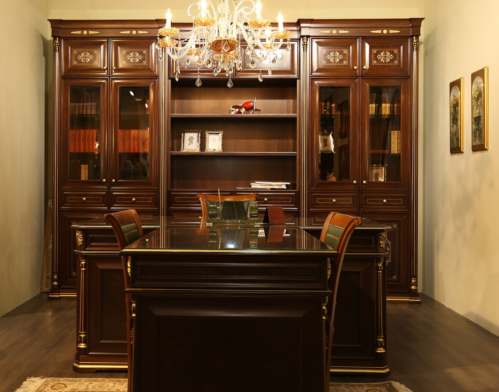Esmeralda cabinet