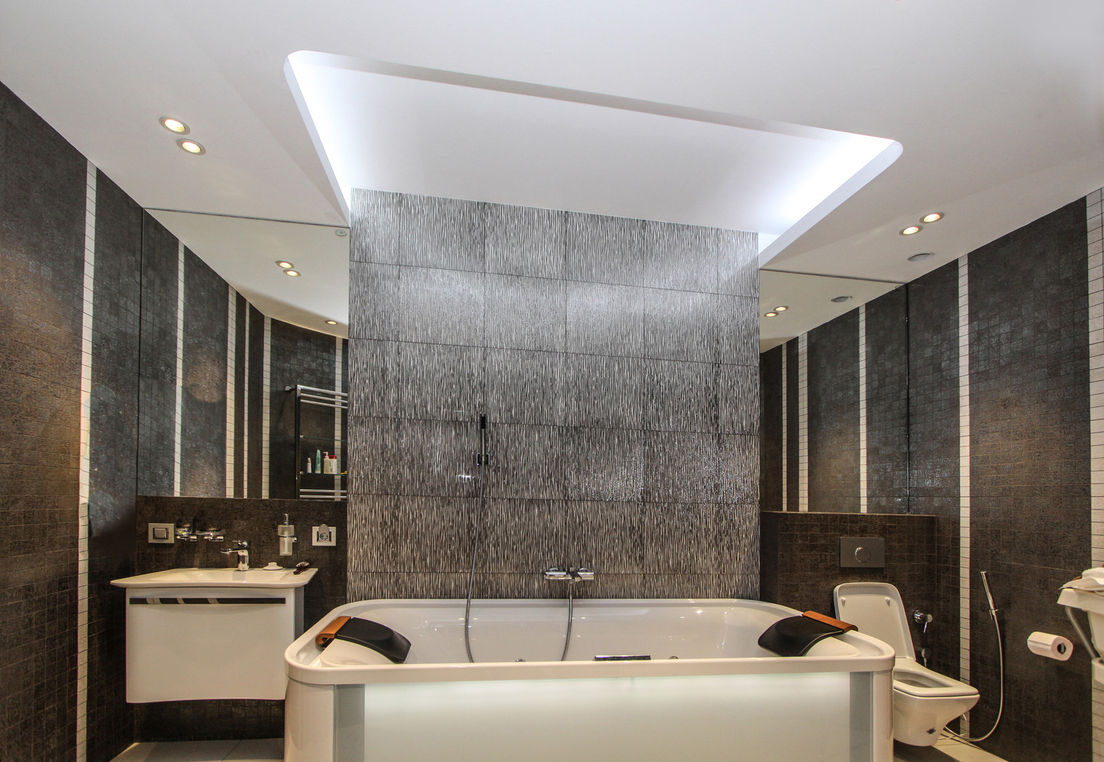 Квартира на октябрьском поле