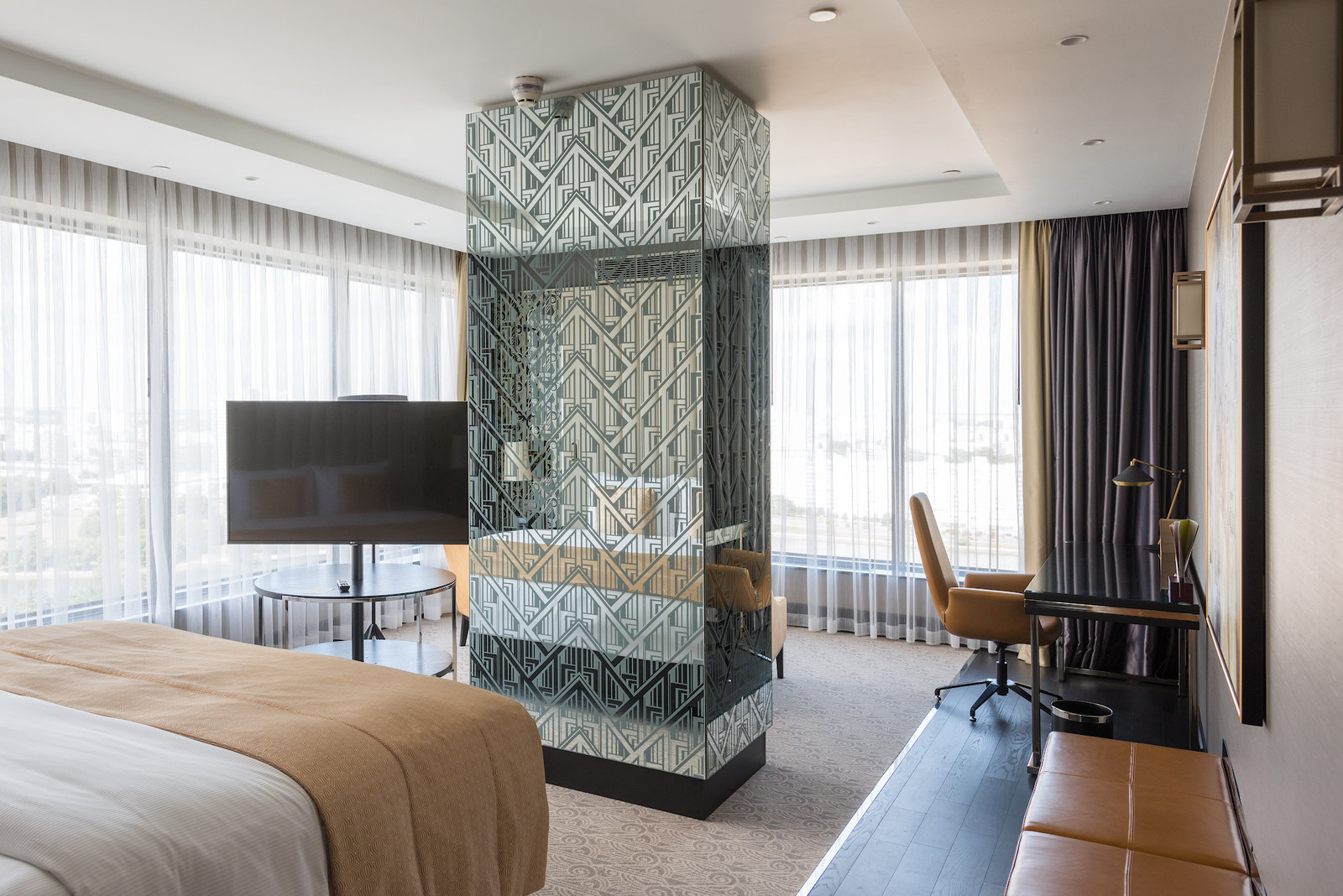 Просто фото: Геометрические рисунки на фасаде