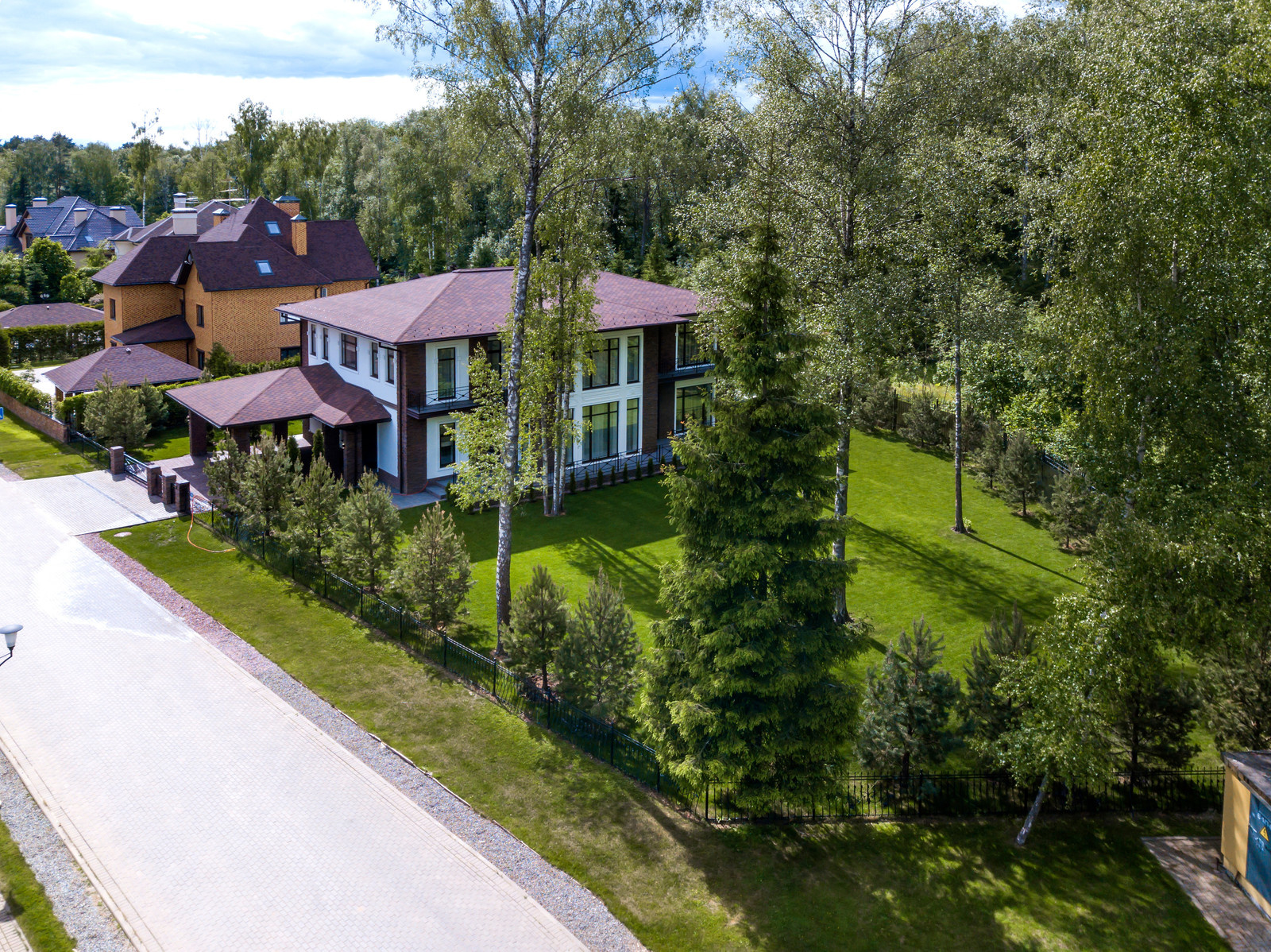 Дом в современном стиле